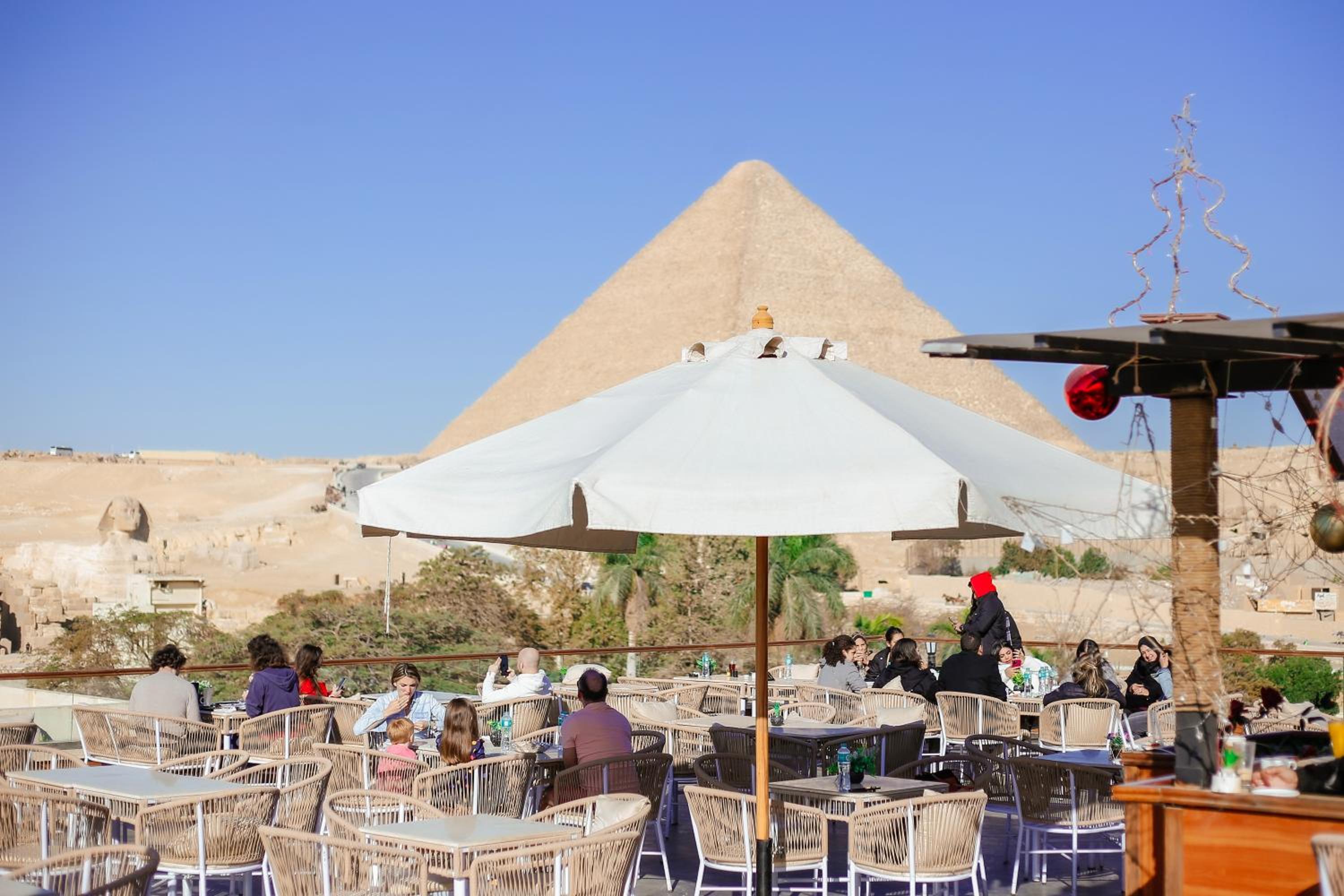 Tree Lounge Pyramids View INN , Sphinx Giza