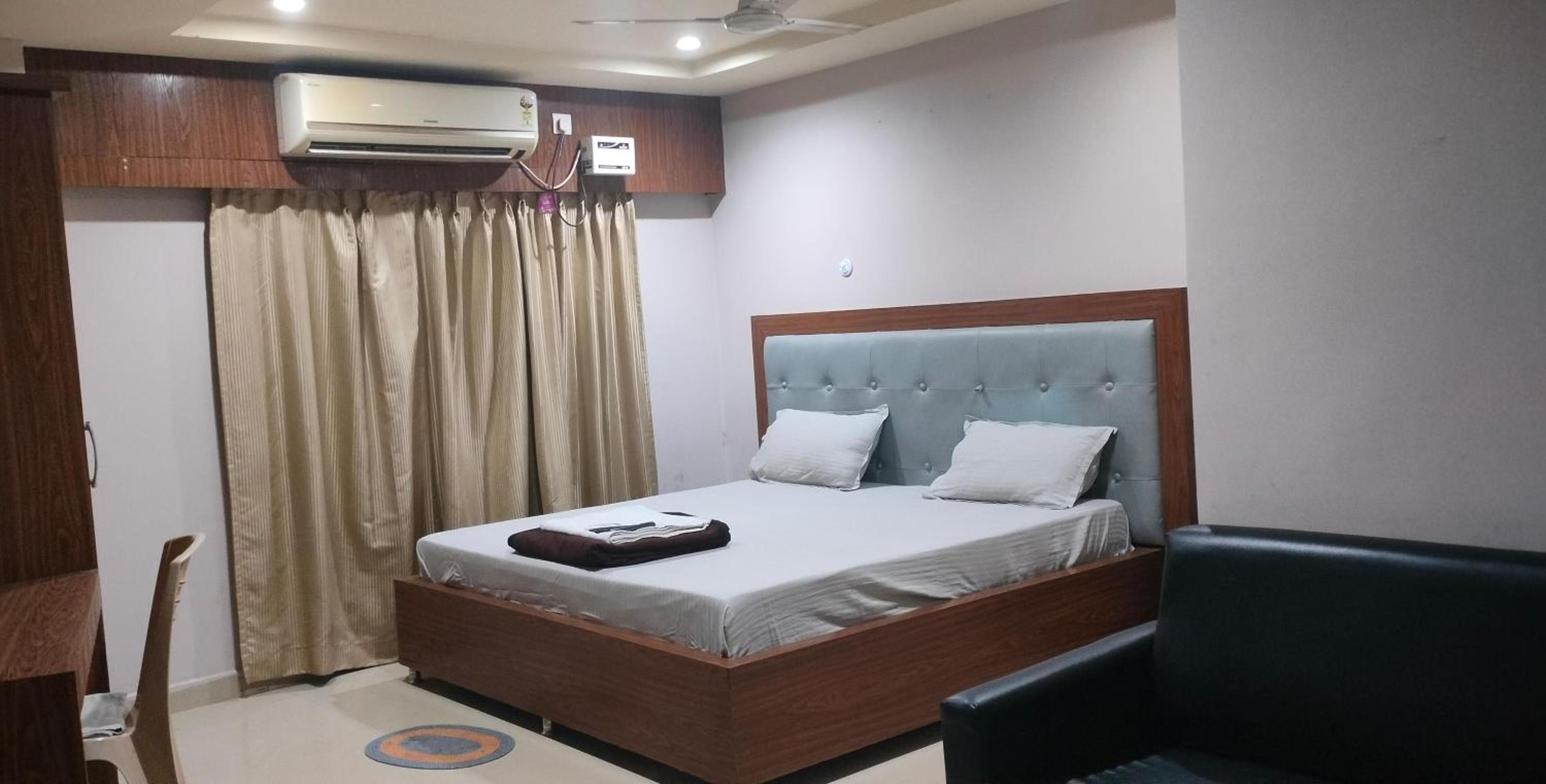 Mahathi Residency