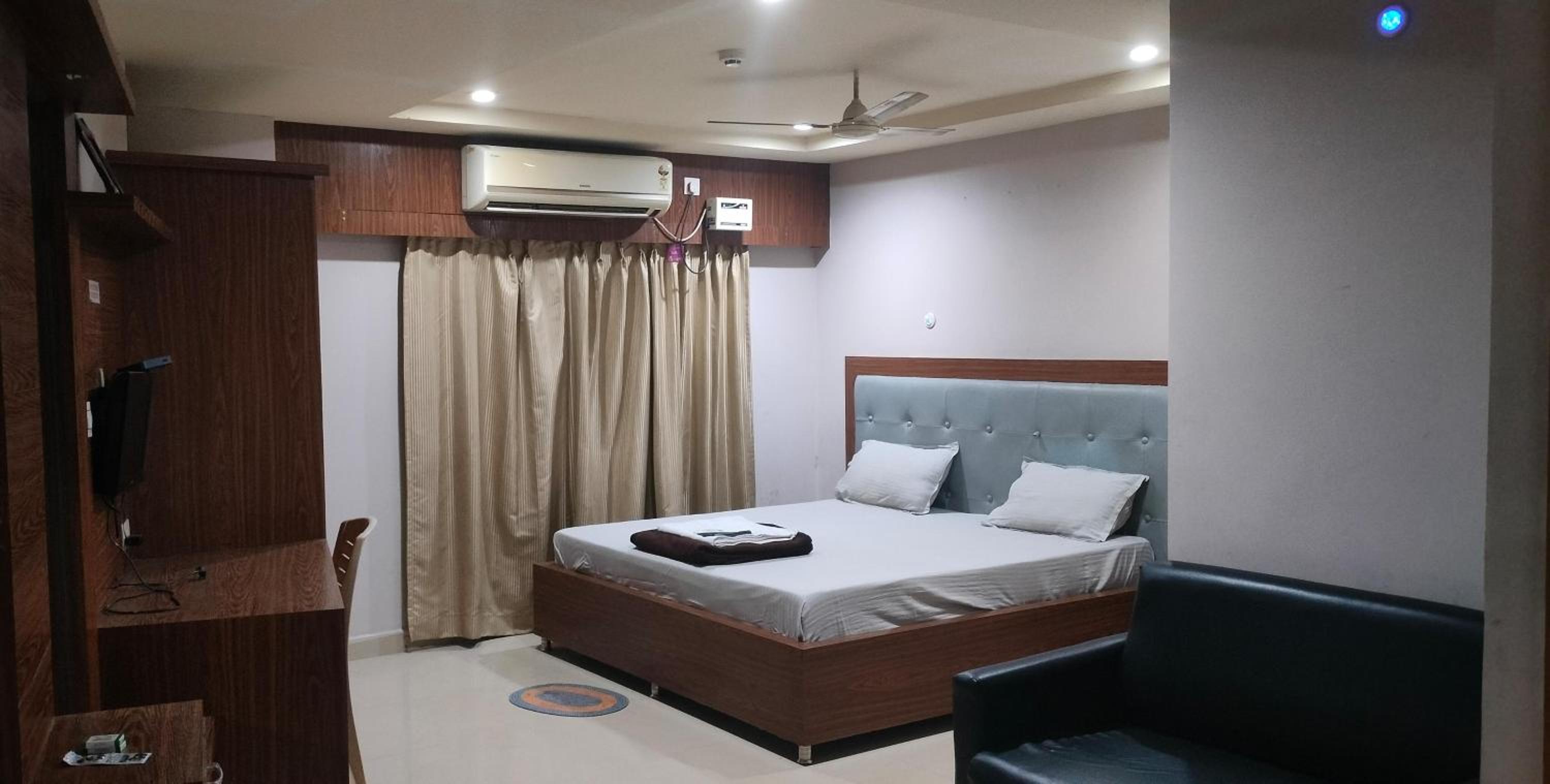 Mahathi Residency