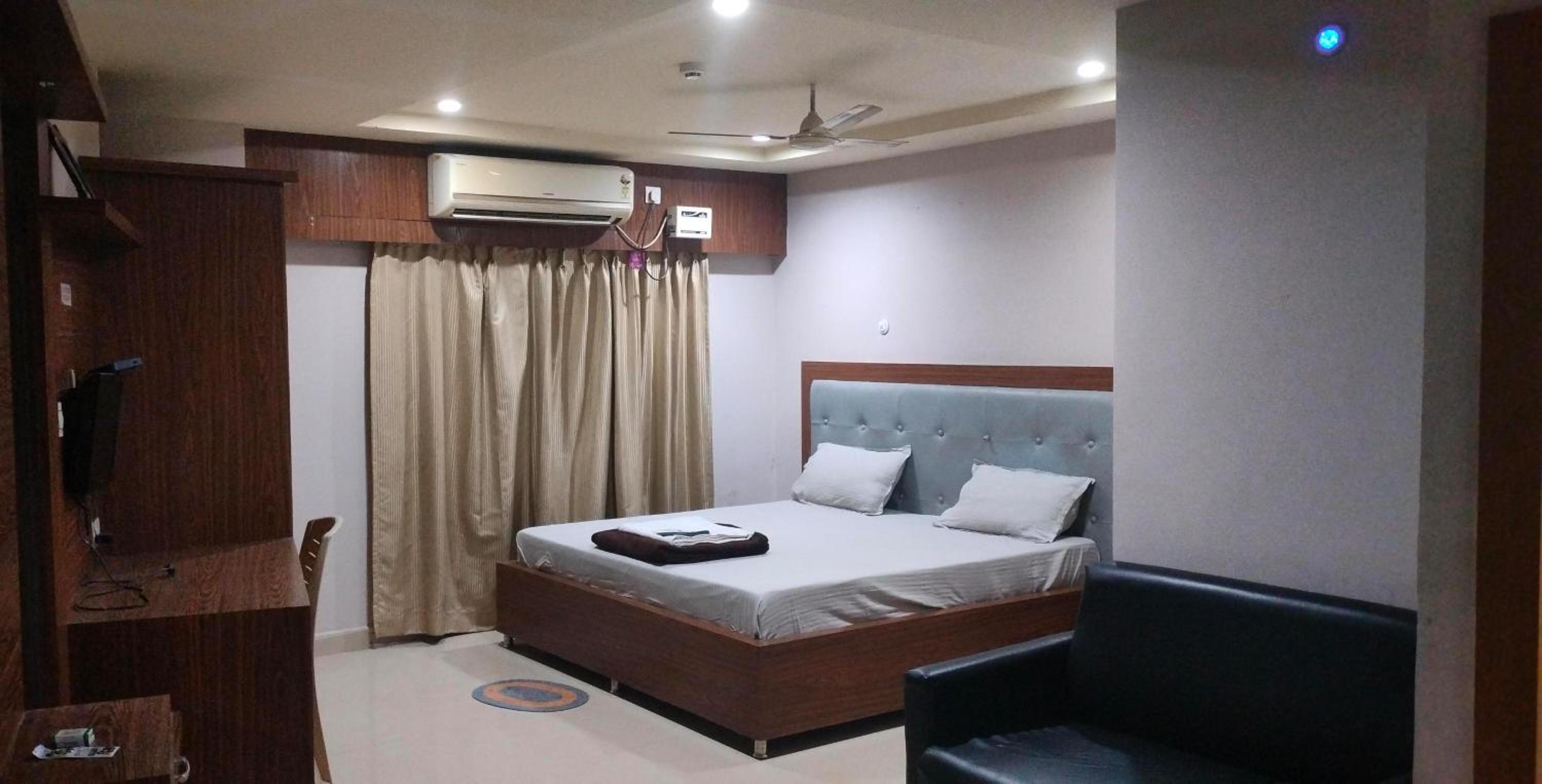 Mahathi Residency