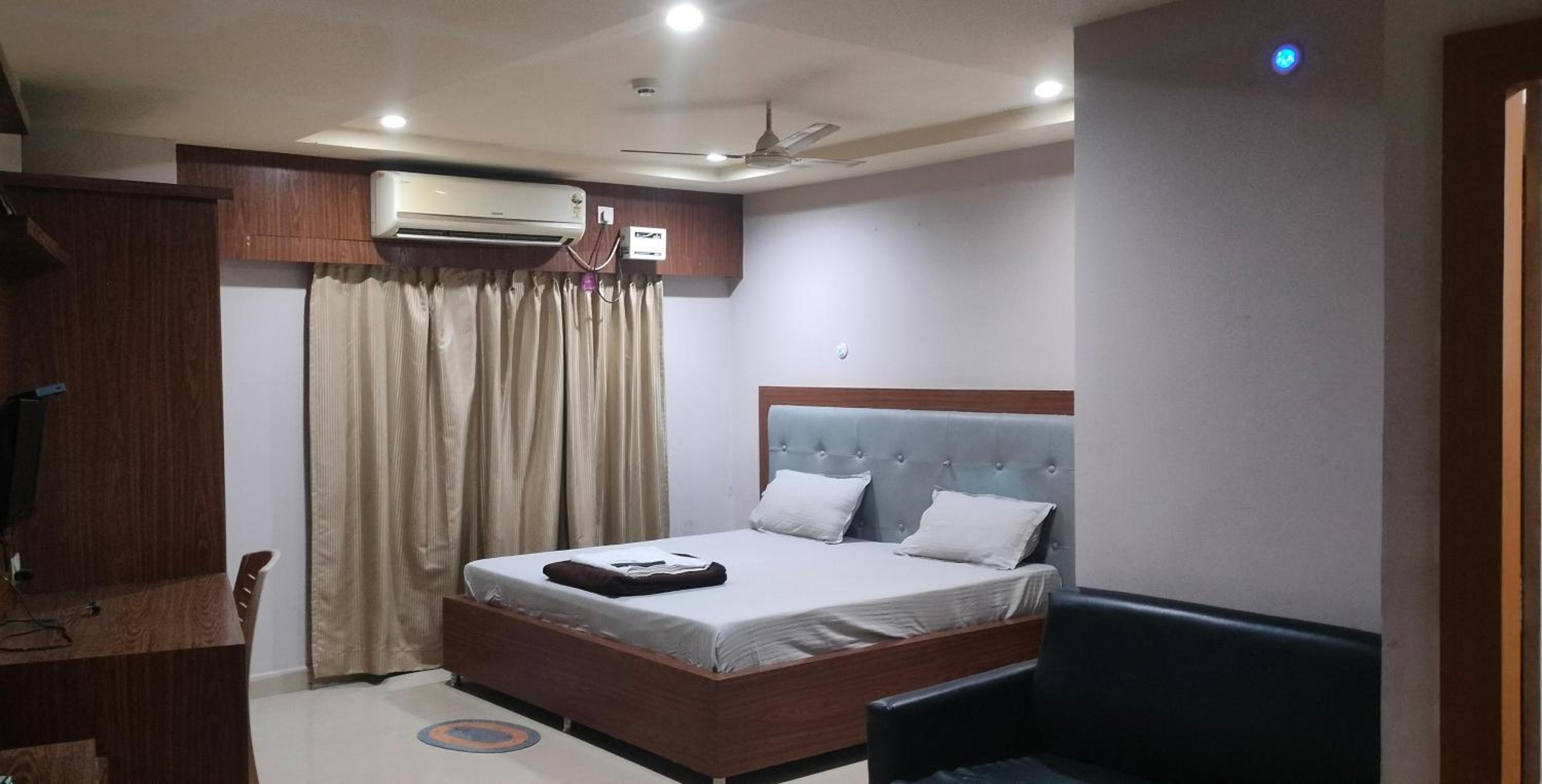 Mahathi Residency