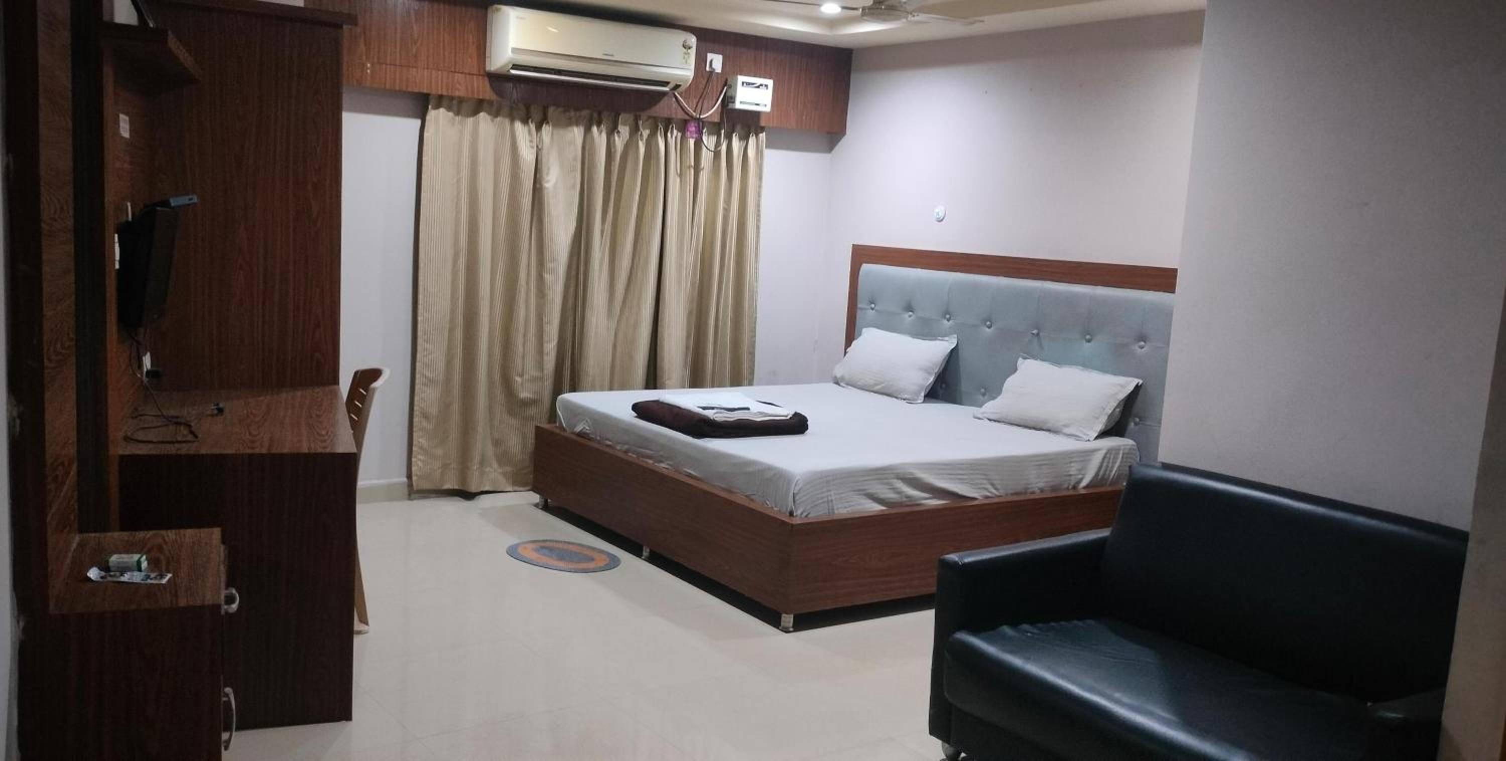 Mahathi Residency