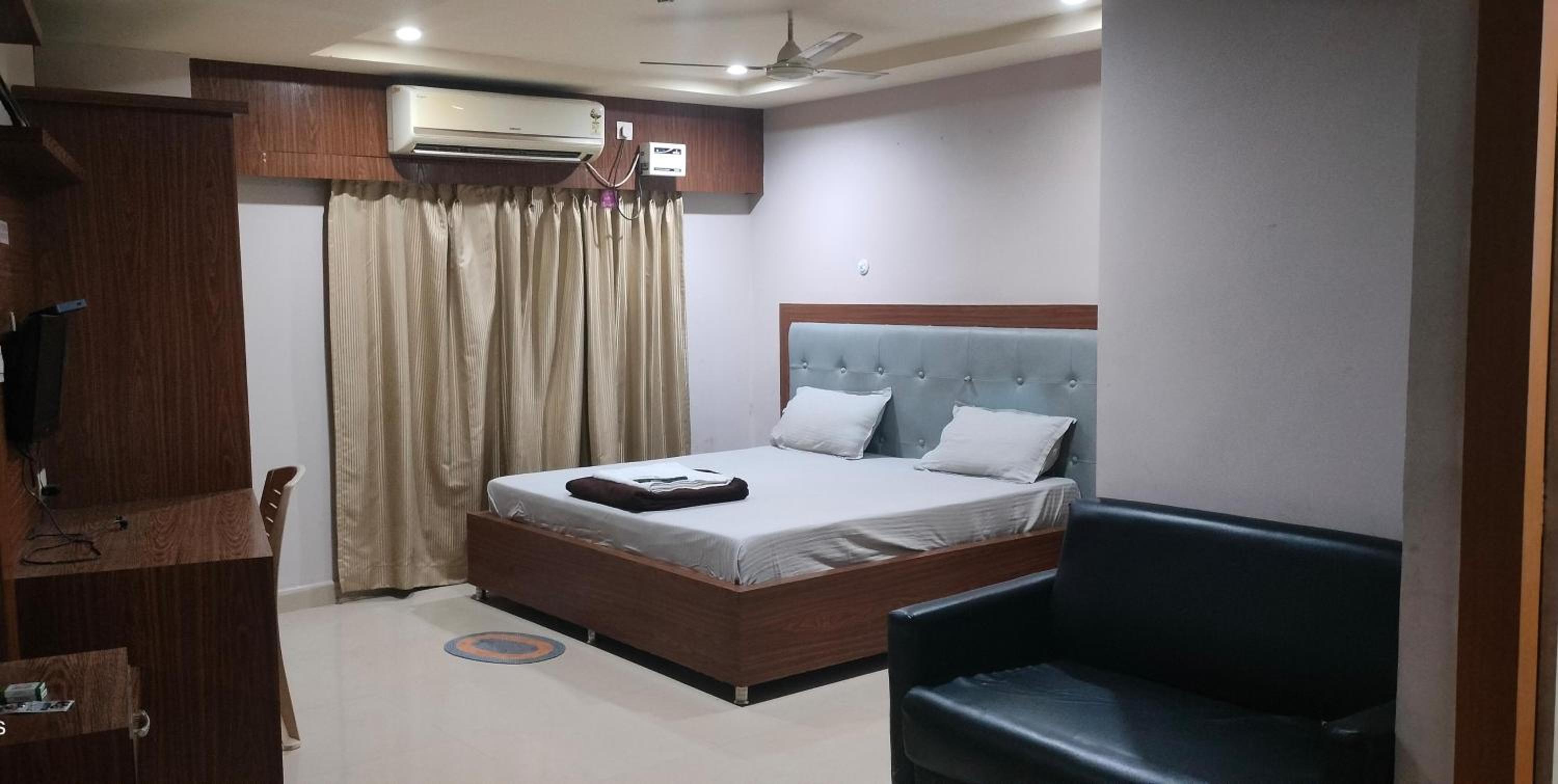Mahathi Residency