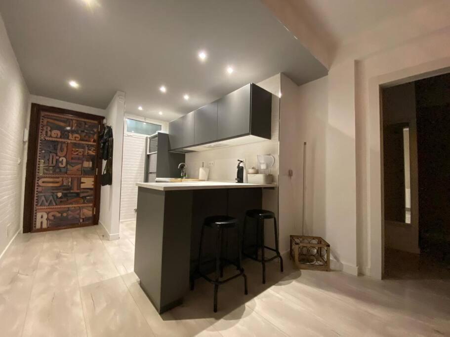 Casa Picaso Elegance, one bedroom city center apartment with balcony BY NAMASTE ELITE
