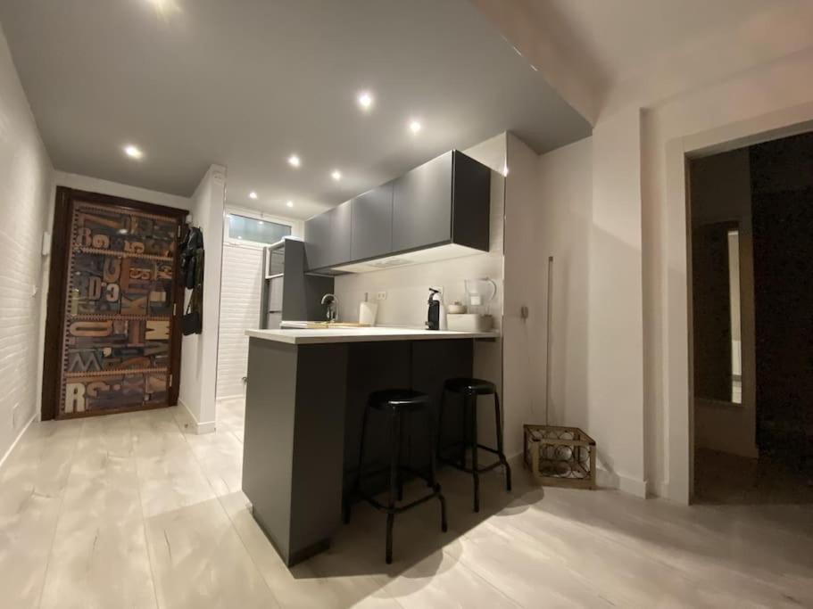 Casa Picaso Elegance, one bedroom city center apartment with balcony BY NAMASTE ELITE