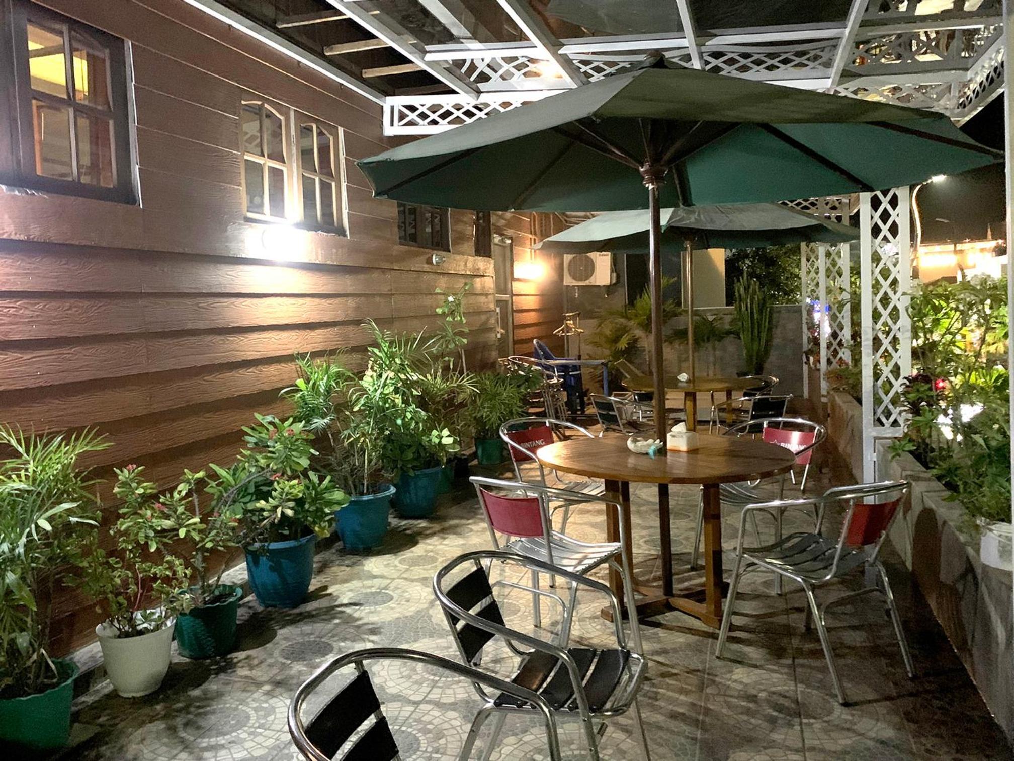 Hotel Bajo Nature Backpackers - Image 1