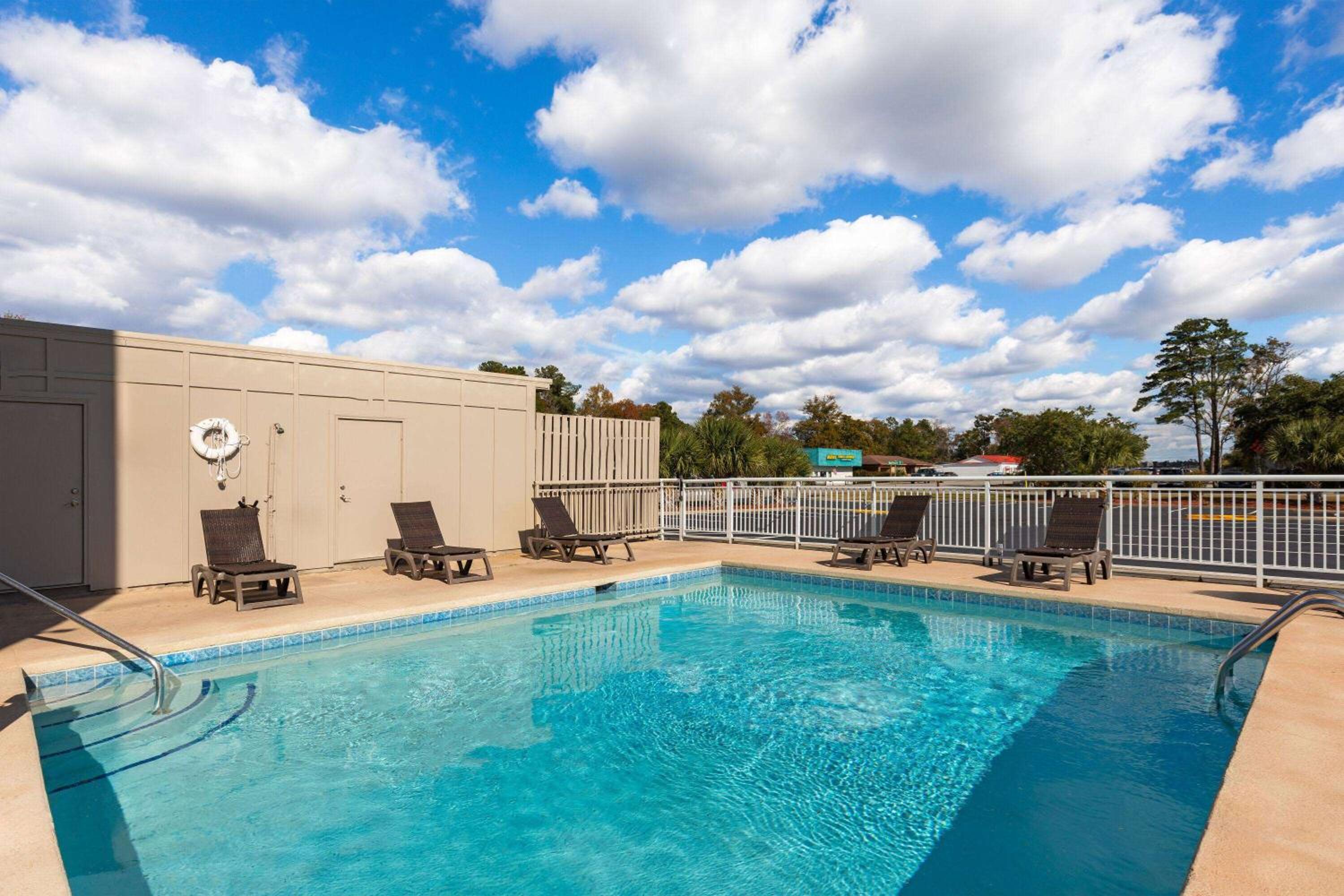 Super 8 by Wyndham Myrtle Beach/Market Common Area view 4