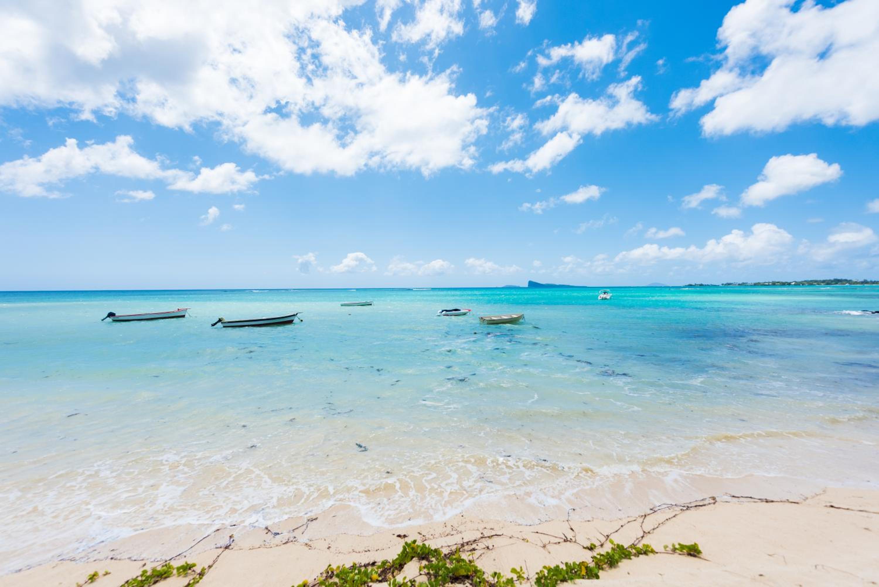 Kisana Residence - Lovely 2 Bedroom Apartment - Pointe aux Canonniers view 3