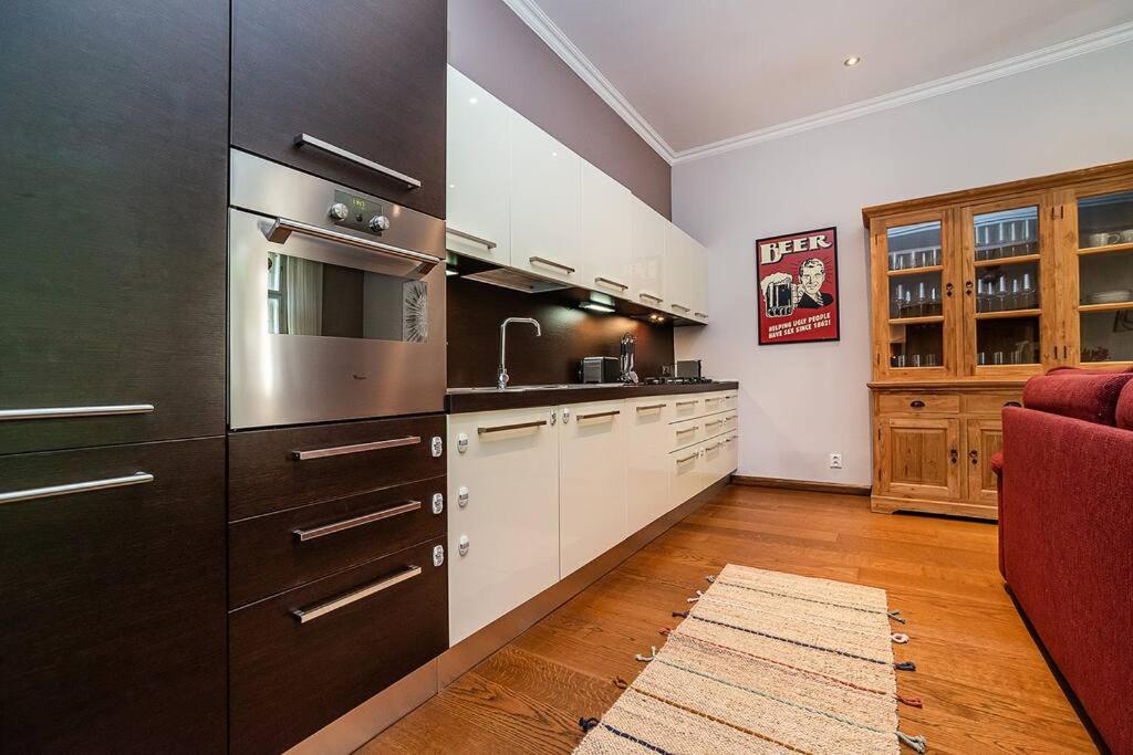 Oriental Touch River Apartment