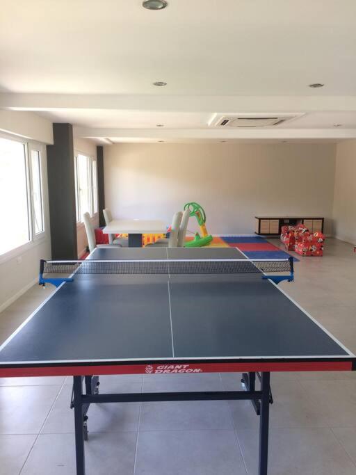 Monoambiente con balcón para dos personas en Pinamar amenitie