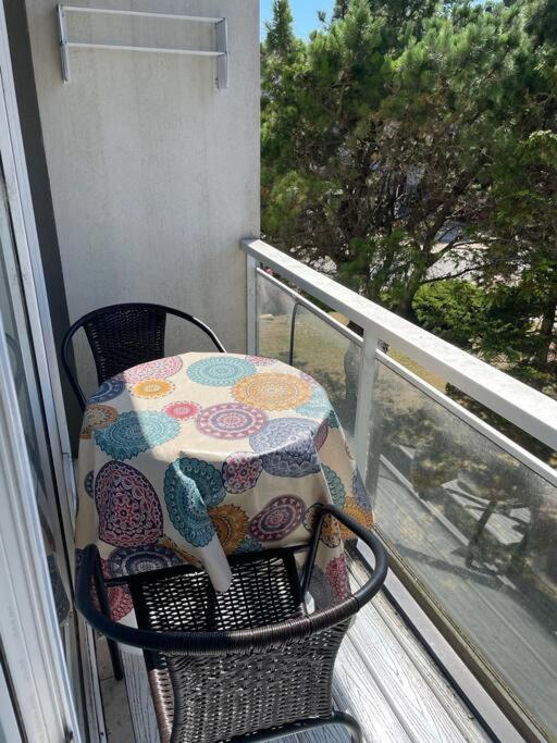Monoambiente con balcón para dos personas en Pinamar amenitie