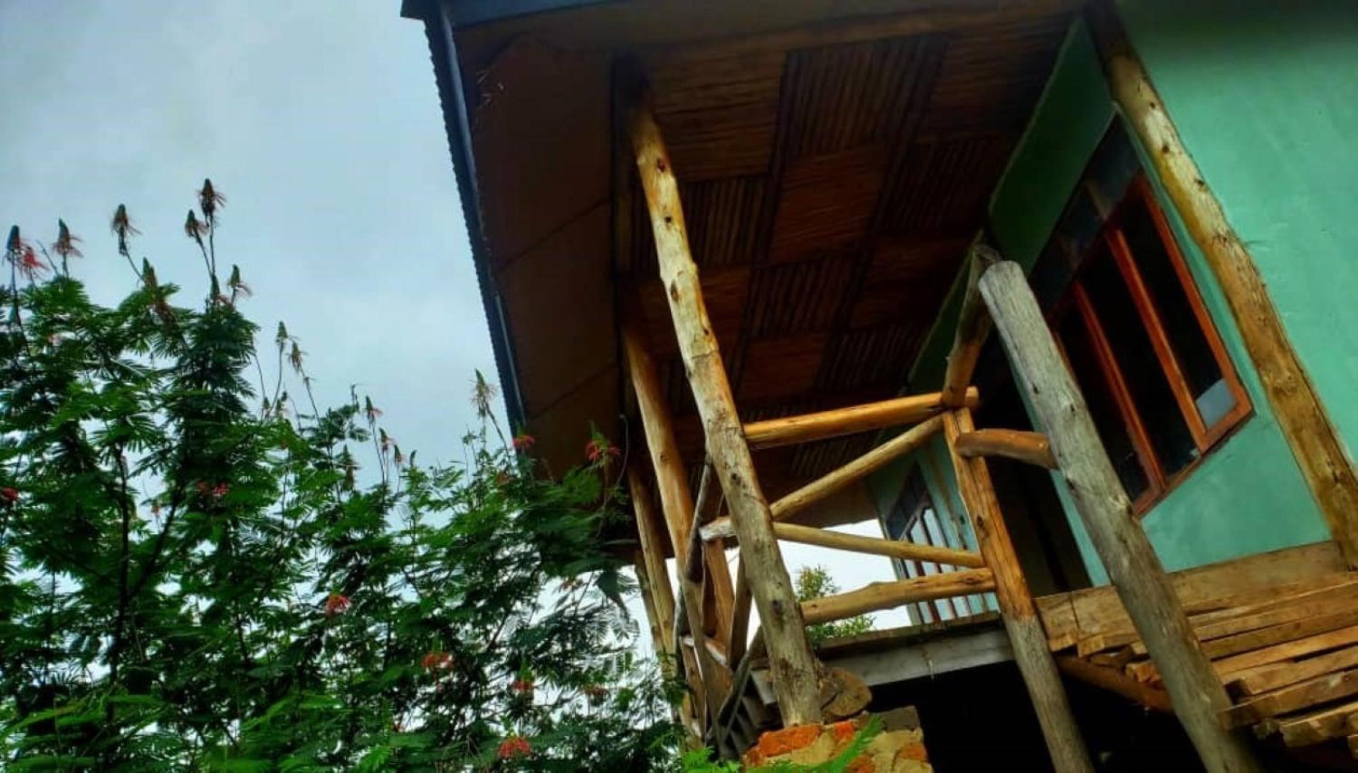 Bwindi Neckview Lodge