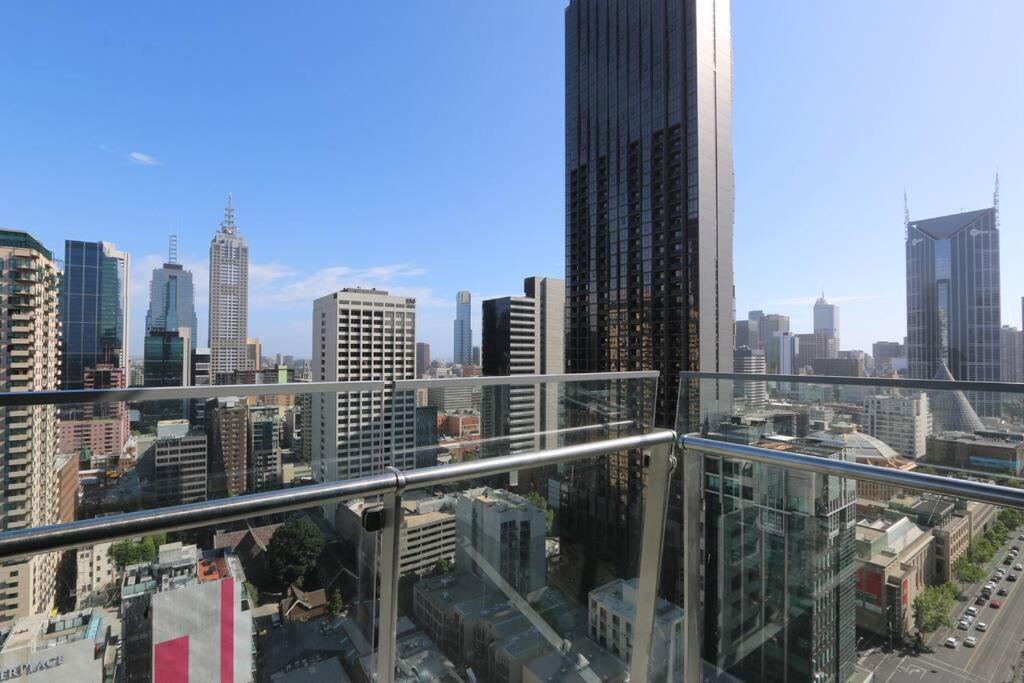 Large Apartment with Amazing view!