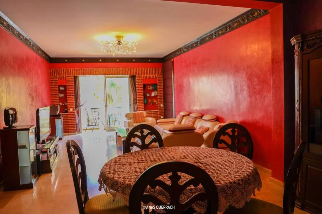 Appartement vue piscine à marina