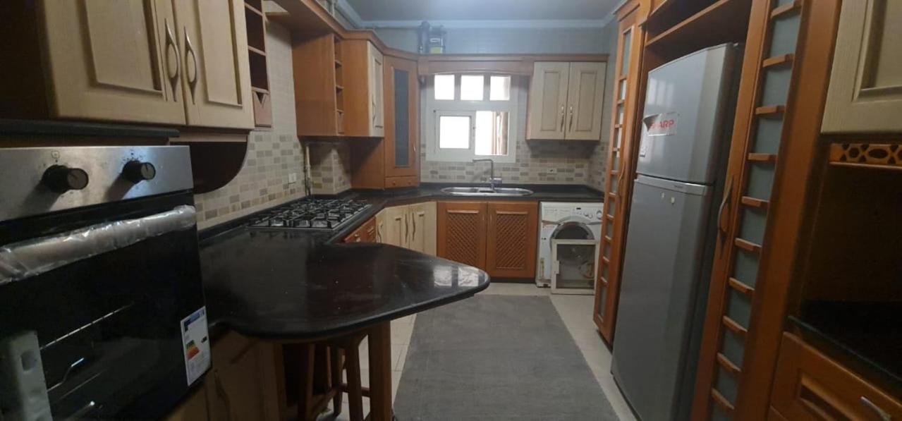 Luxury apartment 10 minutes from airport full services