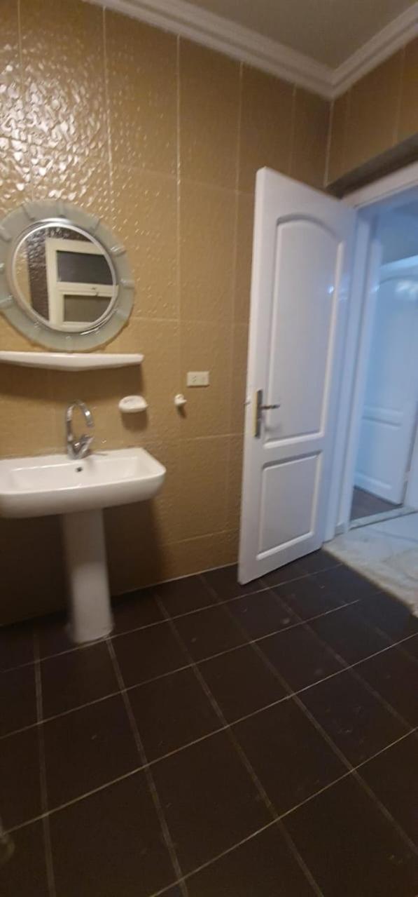 Luxury apartment 10 minutes from airport full services
