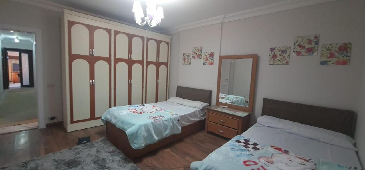 Luxury apartment 10 minutes from airport full services