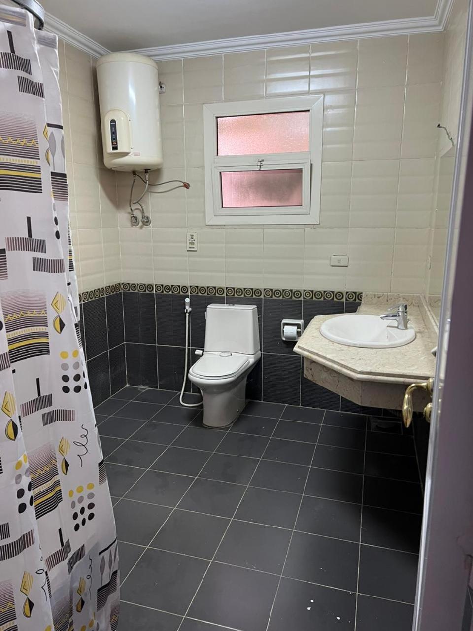 Luxury apartment 10 minutes from airport full services