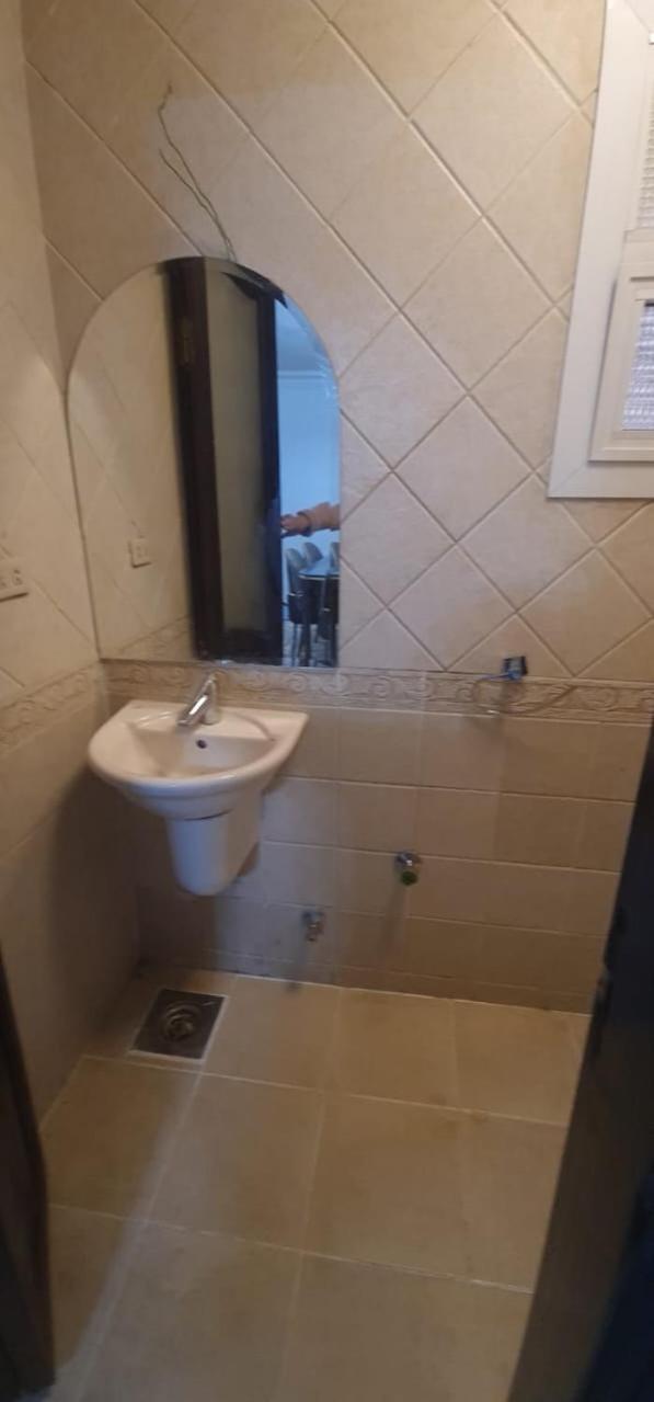 Luxury apartment 10 minutes from airport full services