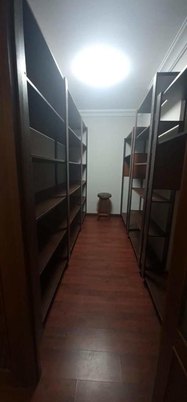 Luxury apartment 10 minutes from airport full services