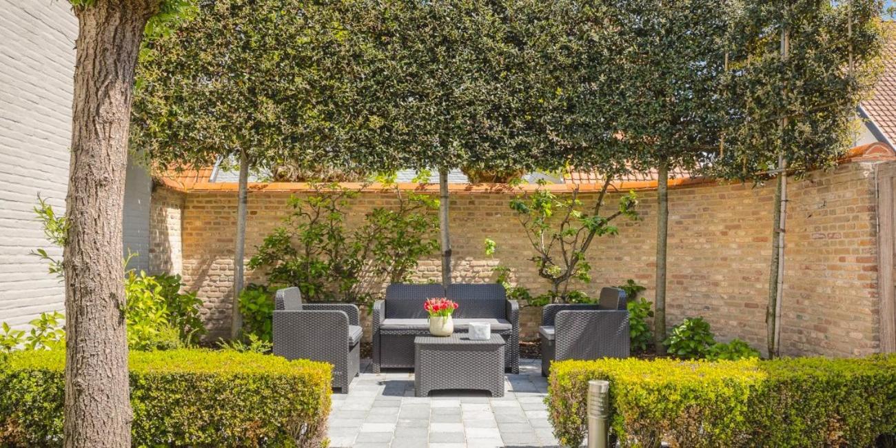 luxurious town villa with big garden in old Knokke