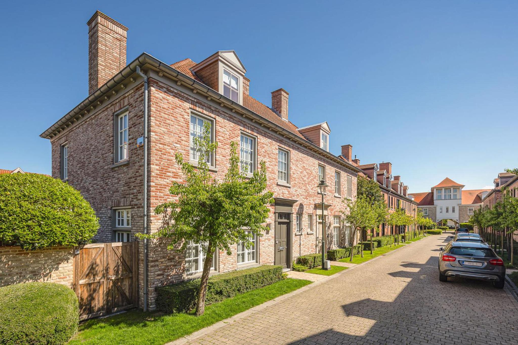 luxurious town villa with big garden in old Knokke