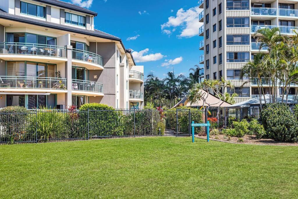 Hotel Currumbin Sands Beachfront Retreat - Image 1