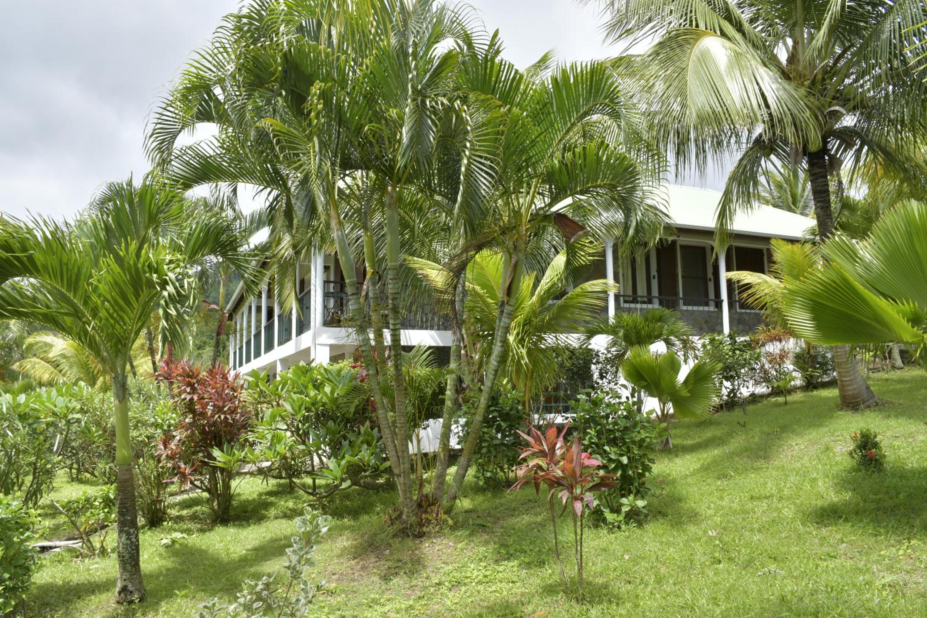 Gorgeous 2 bedroom apartment sea mountain views view 3