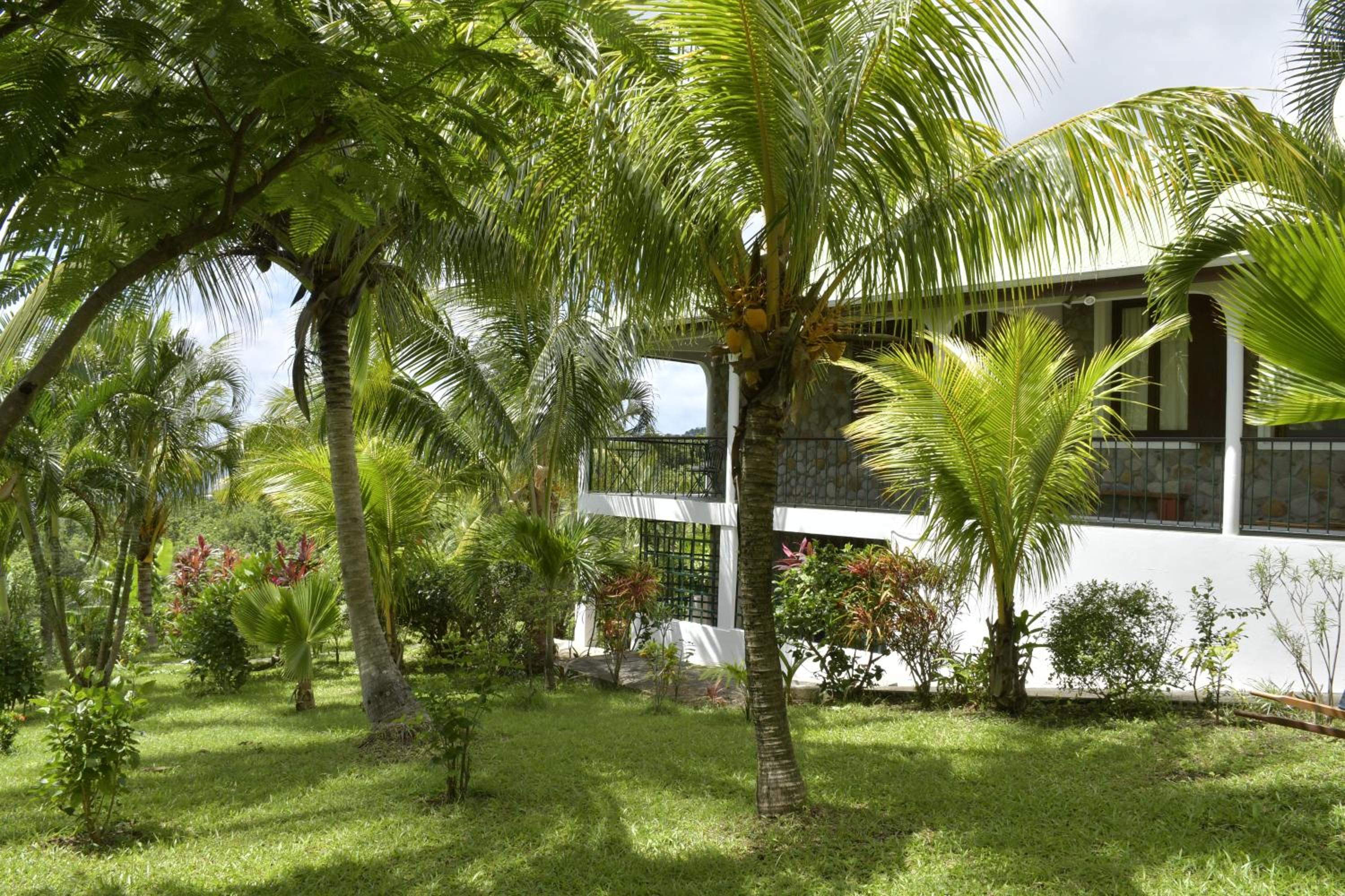 Gorgeous 2 bedroom apartment sea mountain views view 4
