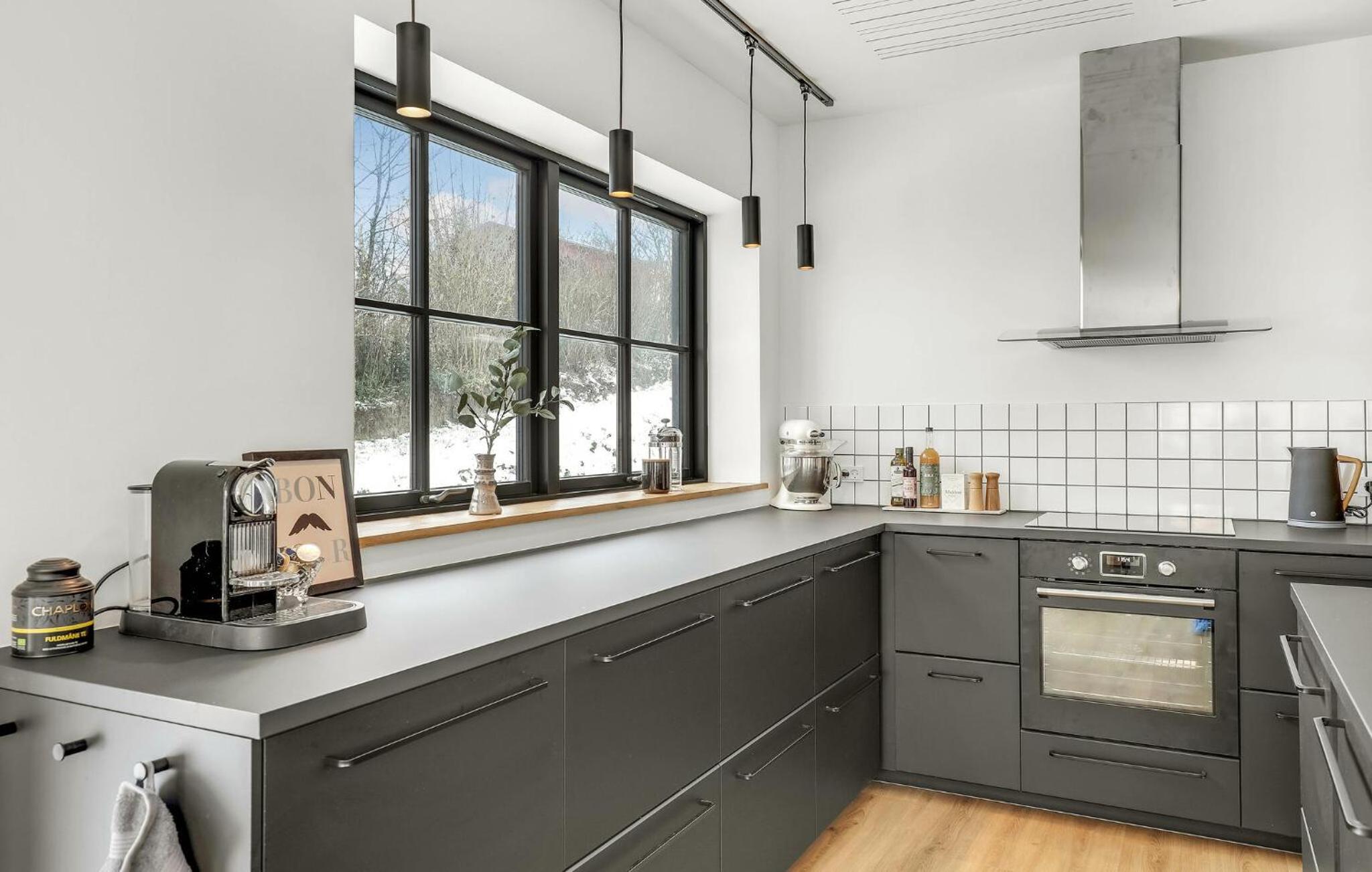 Awesome Home In Svaneke With Kitchen
