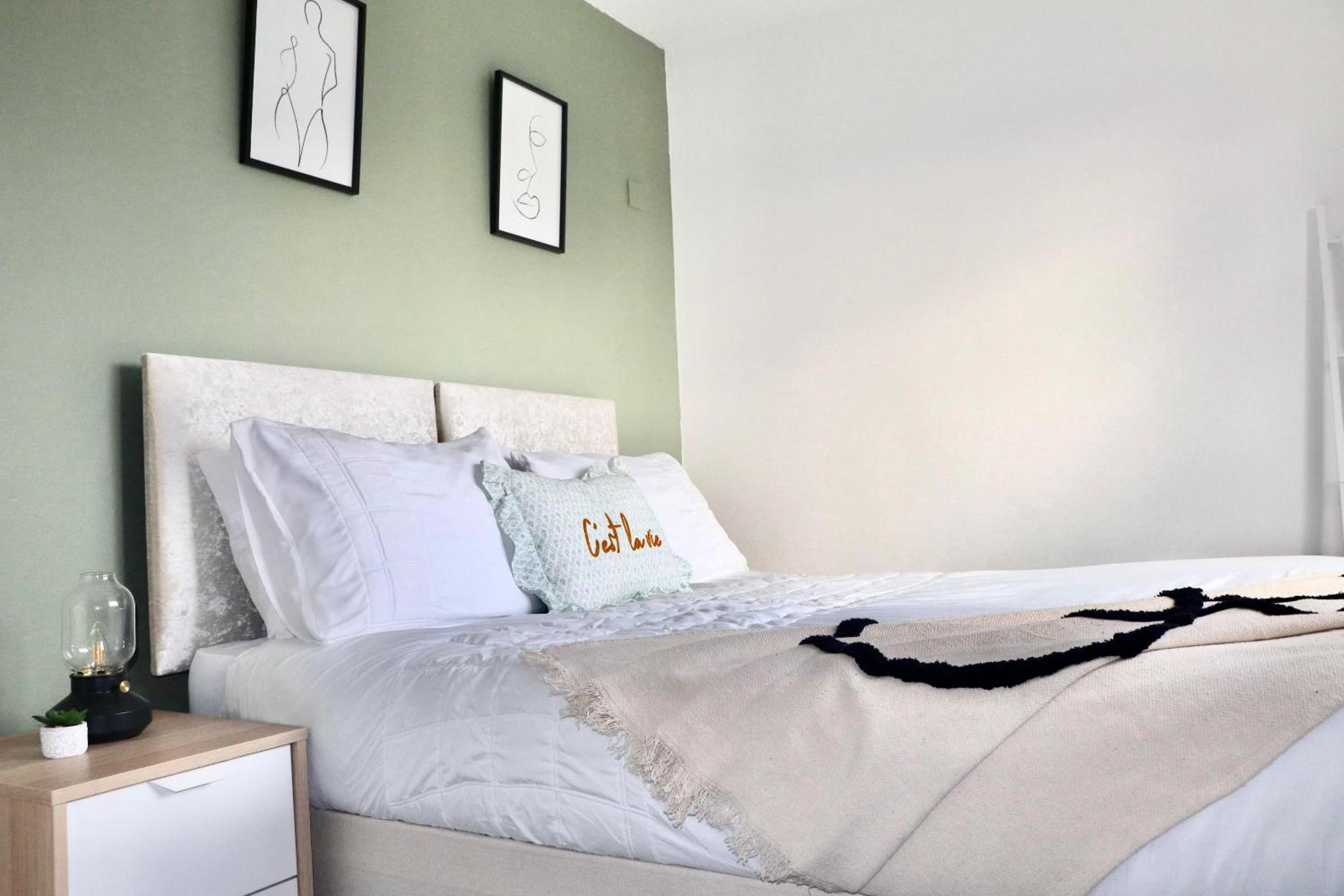 Stunning Apartment, Sleeps 4, Central London, 1 bedroom, Zone 1, Kennington - Open for Business stays, Long Stays and Families Relocating