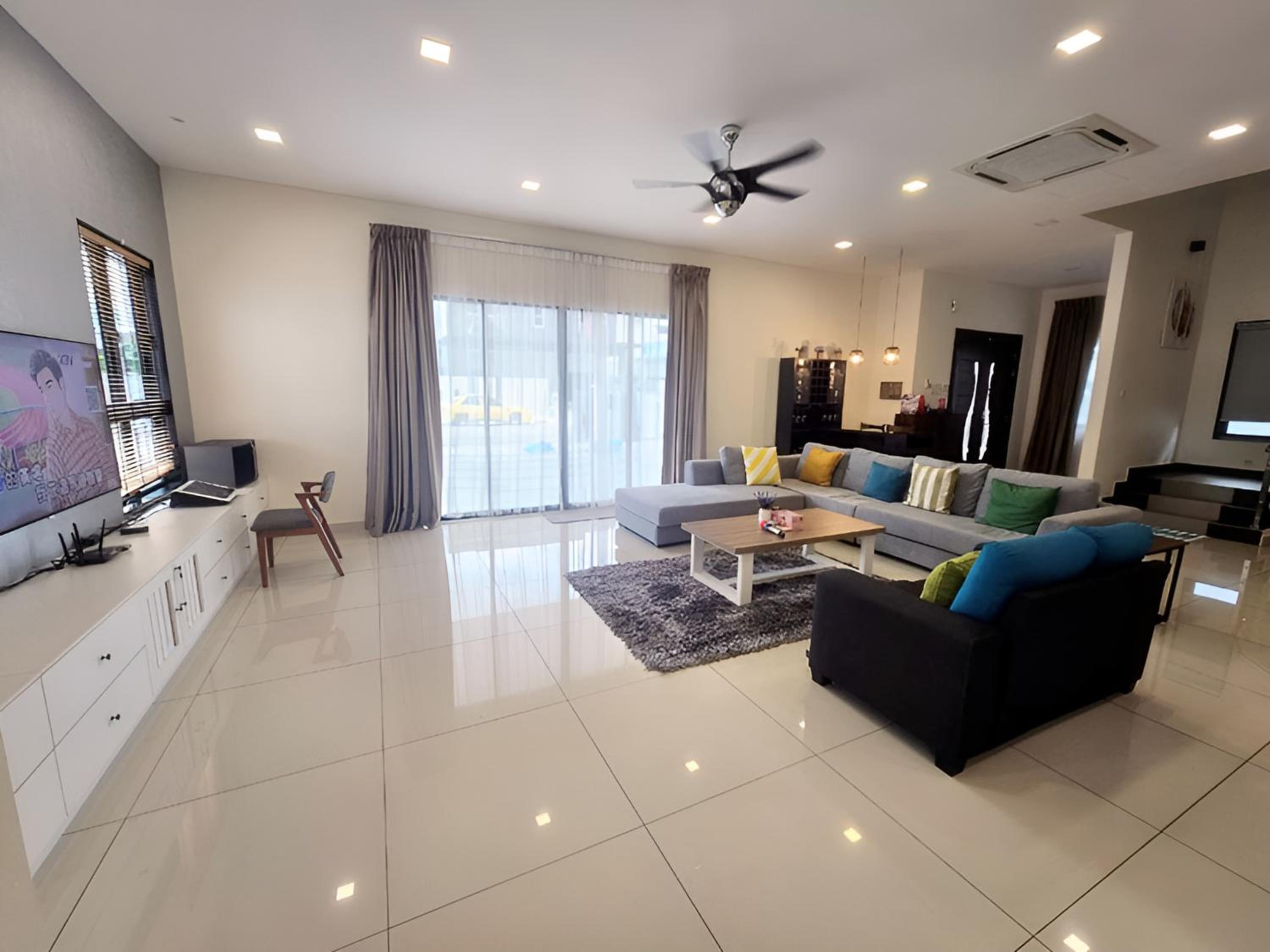 Luxury Homestay Bangalow Setia Residen Sitiawan 12pax photo 2