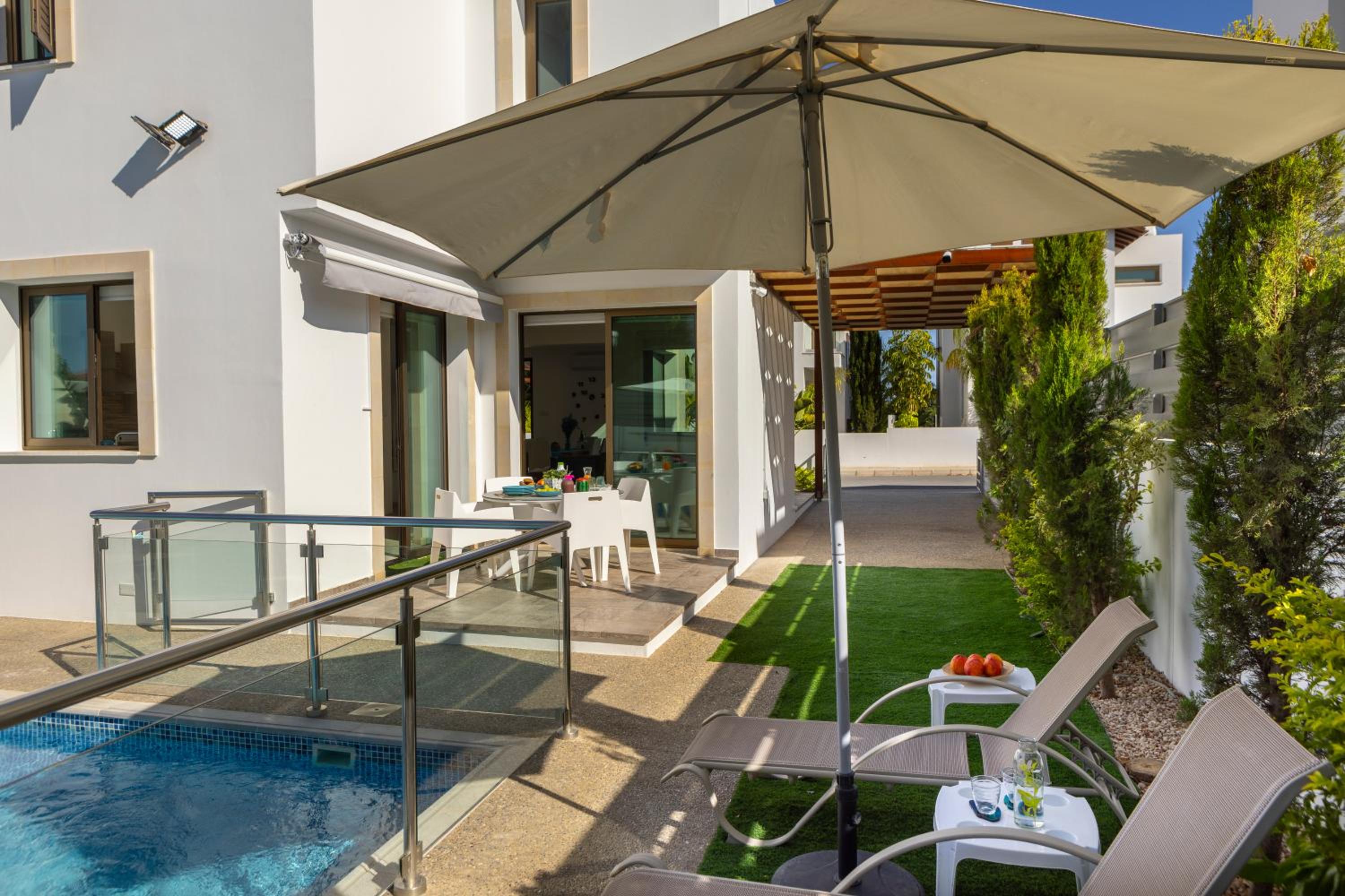 Accomoteleia Blue Villa