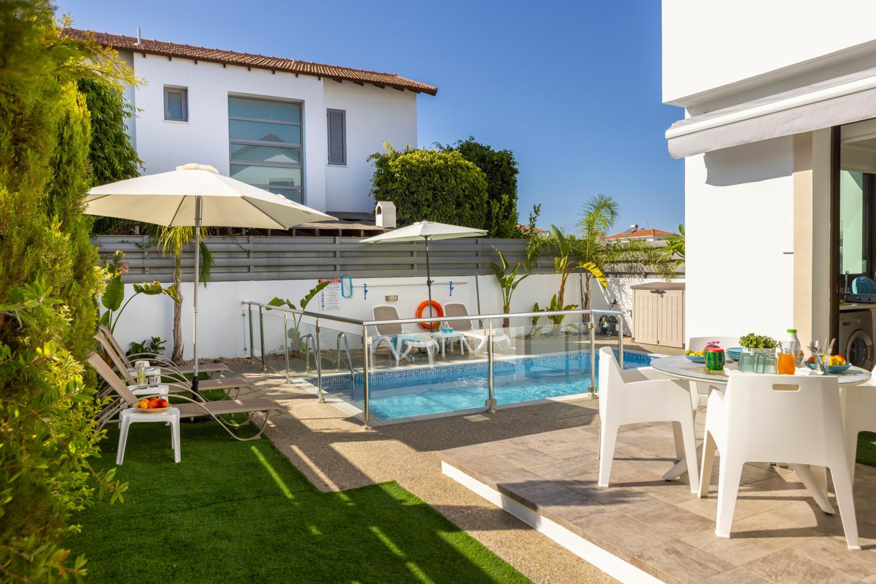 Accomoteleia Blue Villa