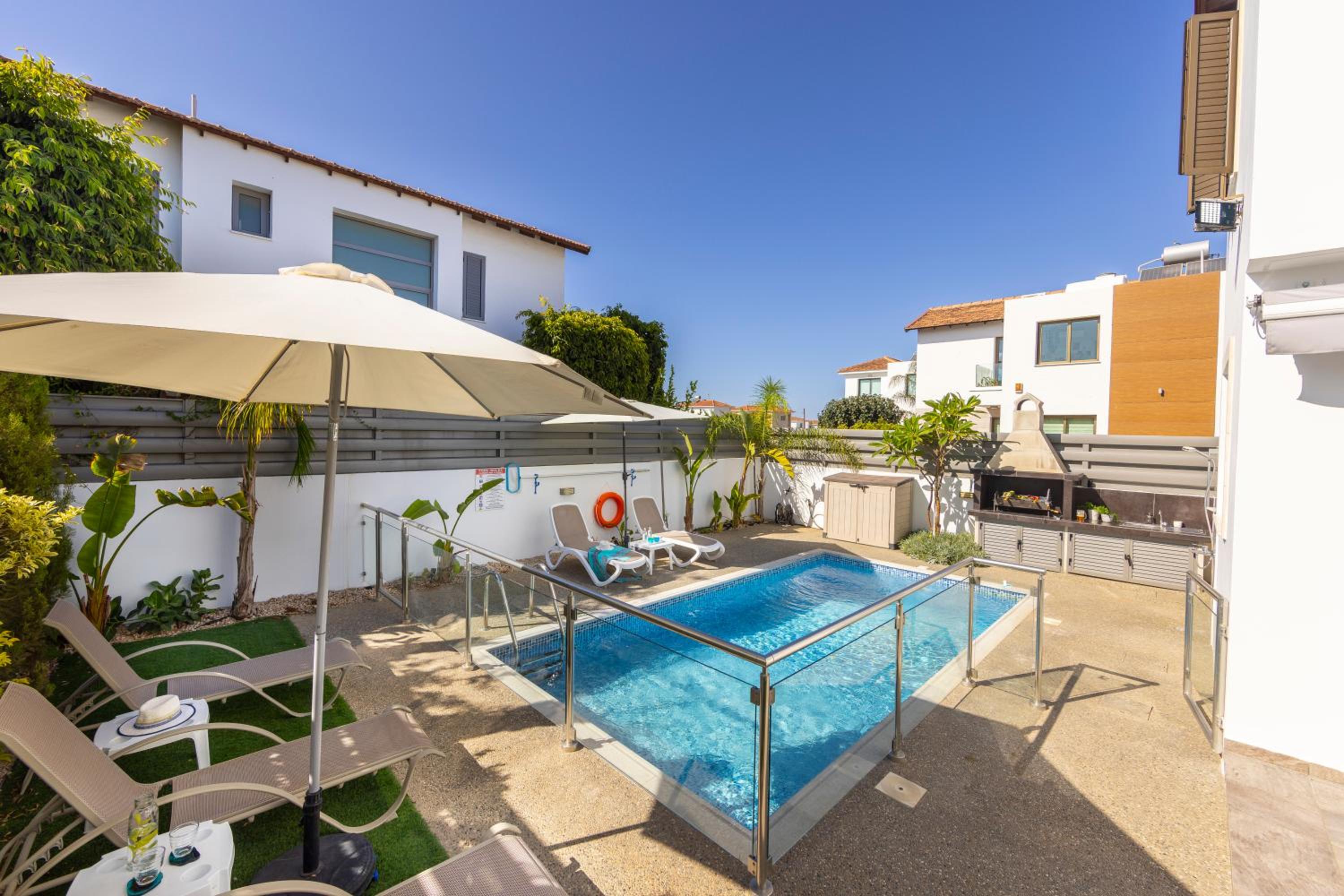 Accomoteleia Blue Villa