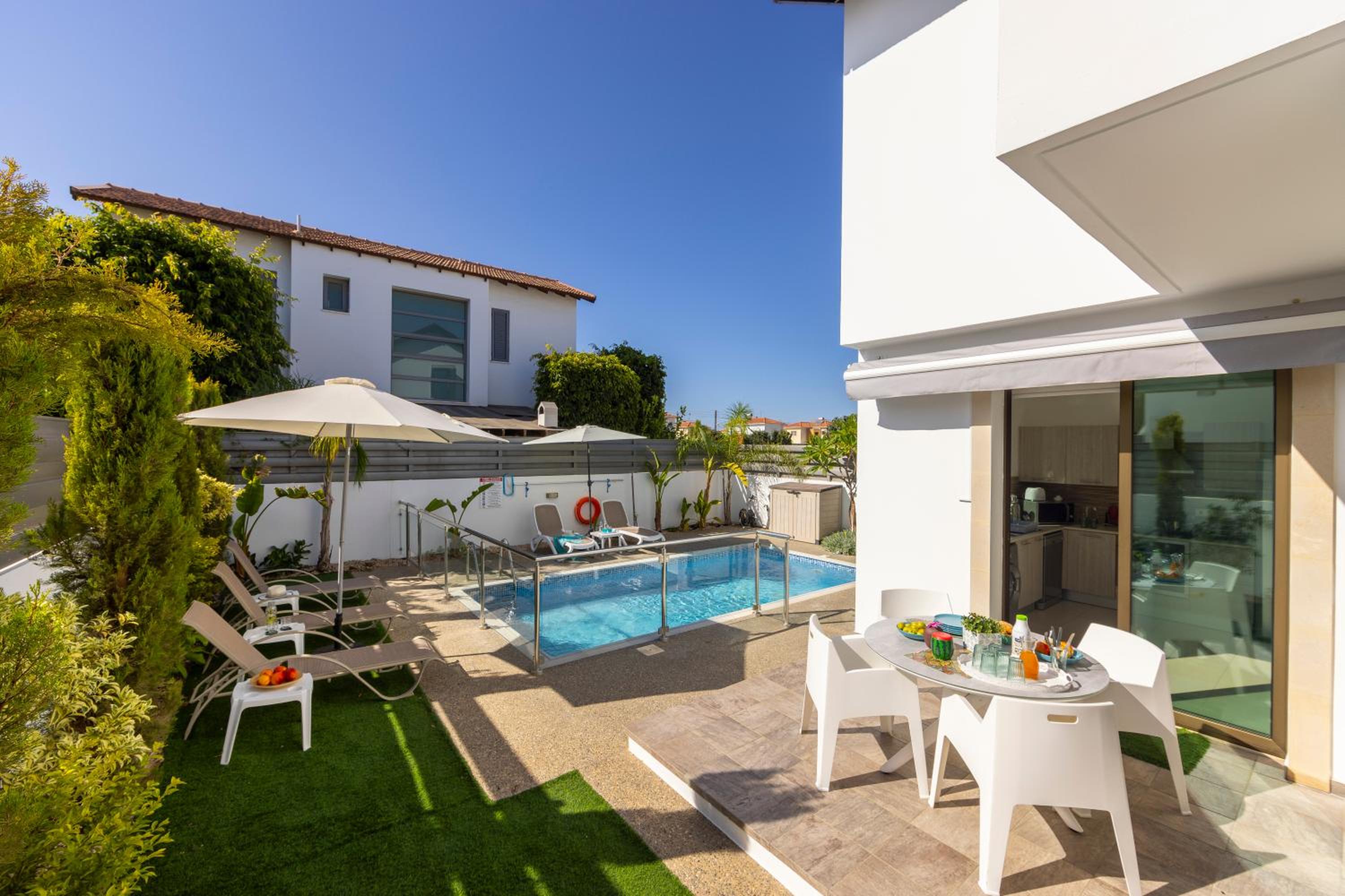Accomoteleia Blue Villa