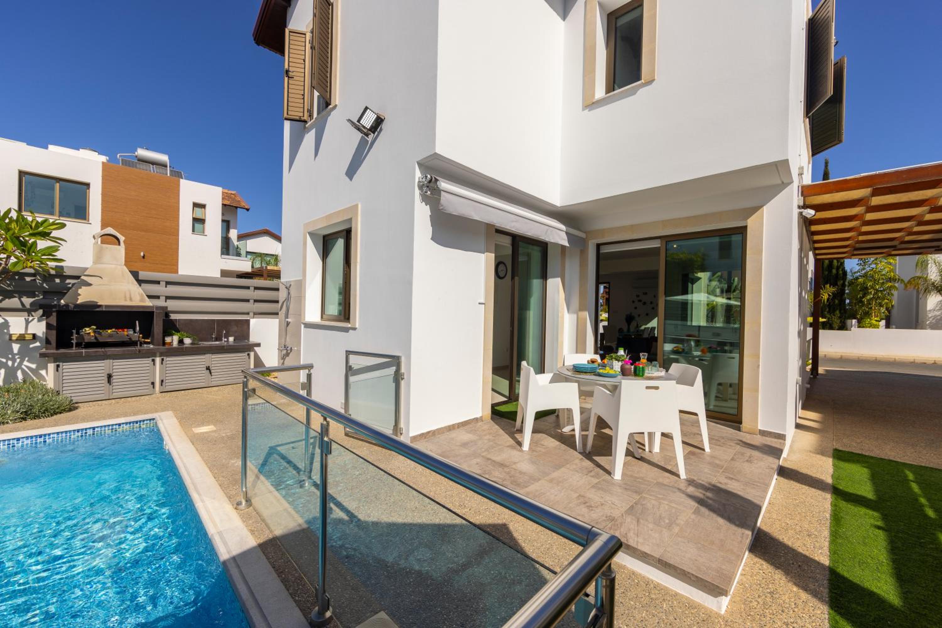 Accomoteleia Blue Villa
