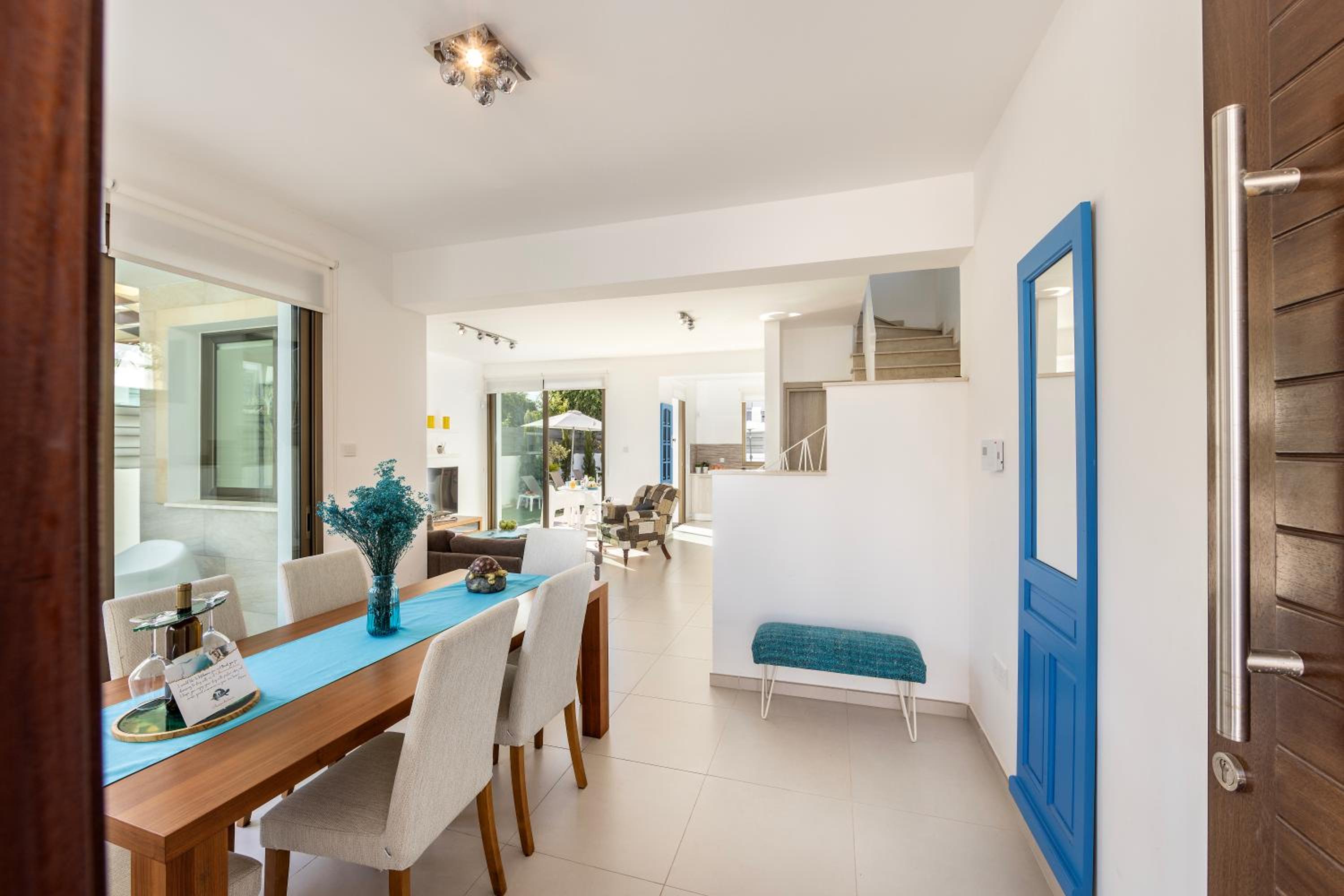 Accomoteleia Blue Villa