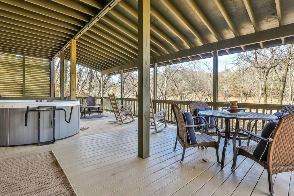 Luxury Babbling River Mtn Home - 3 Master Suites - Hot Tub - Great Price! view 3