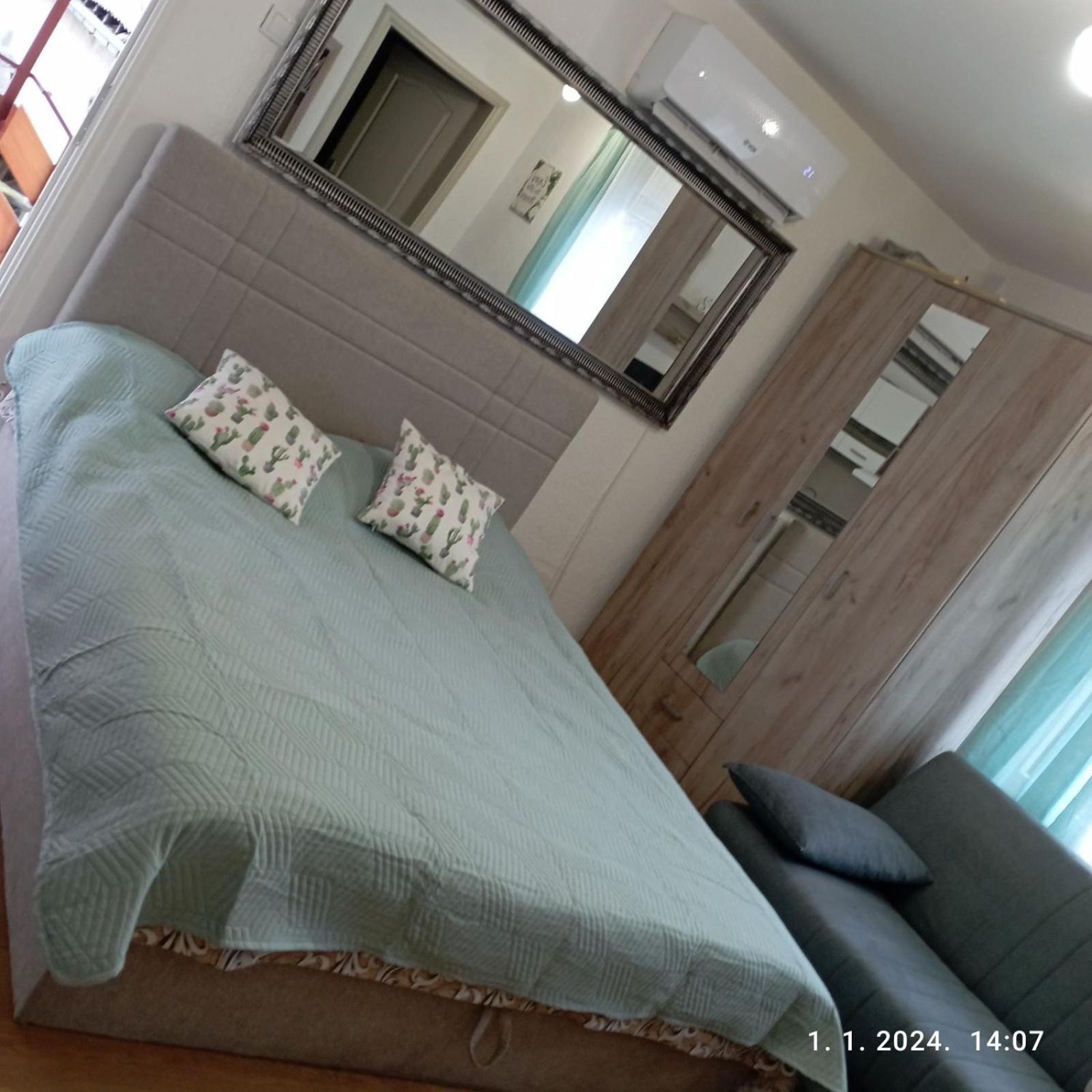 Apartman Happy 3 view 2