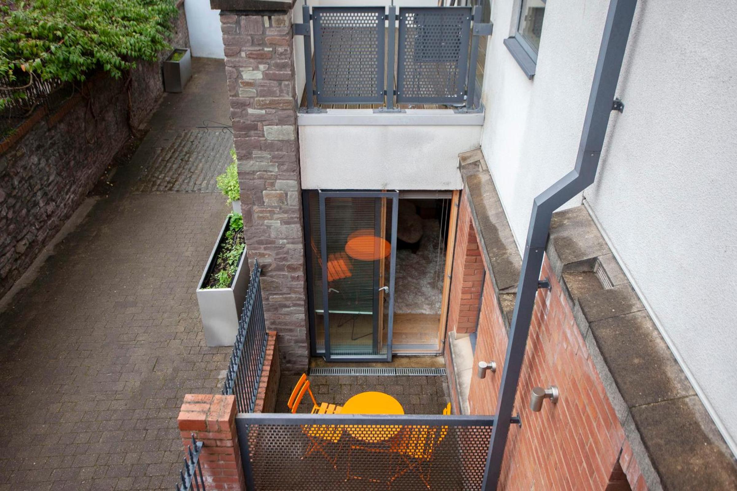 higgihaus Cabot Mews #36 Fantastic Central Location view 5