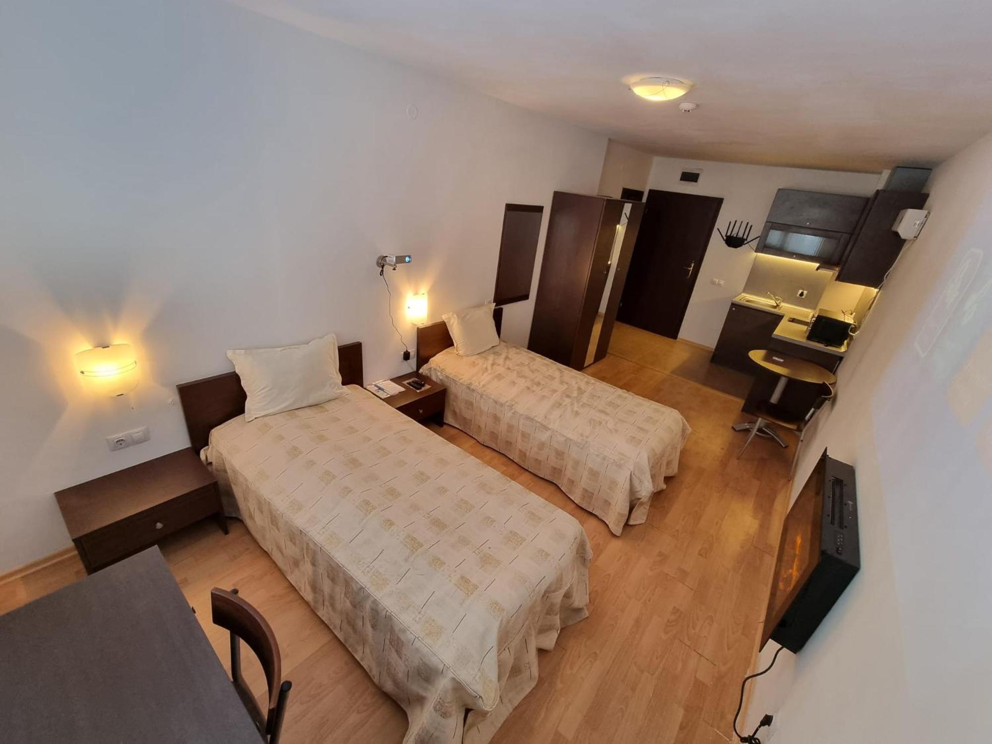 Mountain Paradise 2 - Quiet Cosy Studio - Balcony, Wifi