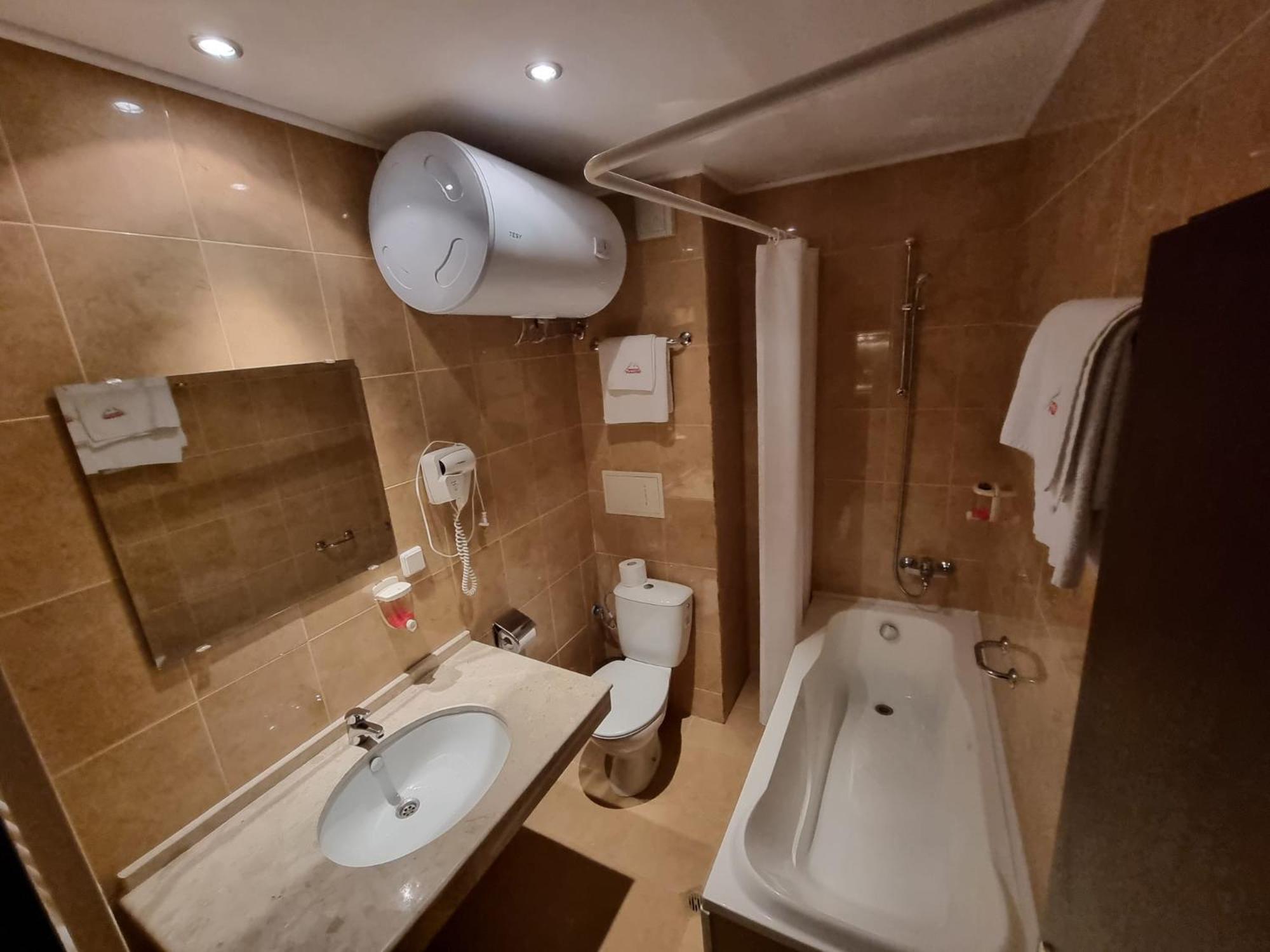 Mountain Paradise 2 - Quiet Cosy Studio - Balcony, Wifi