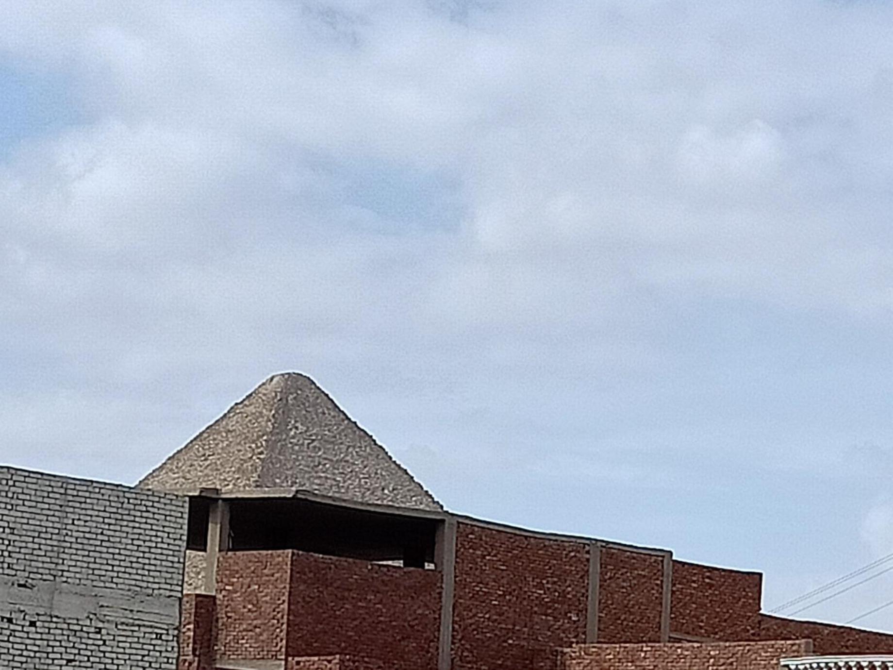 Samar Pyramids - Guest House