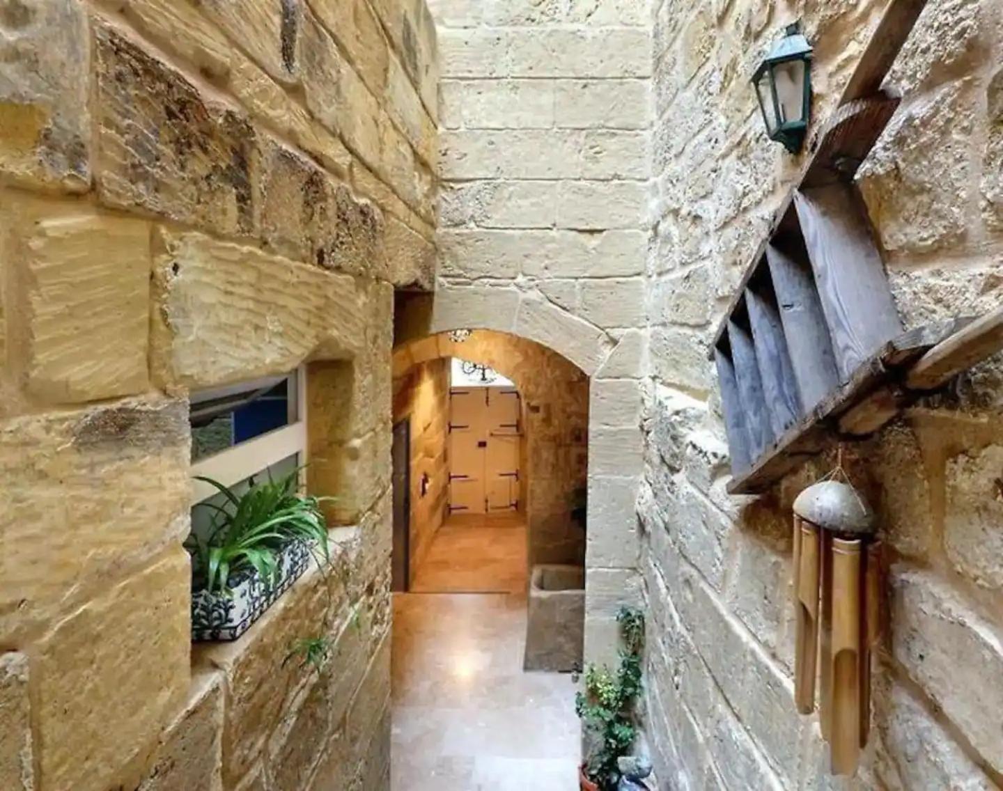 Photo 12