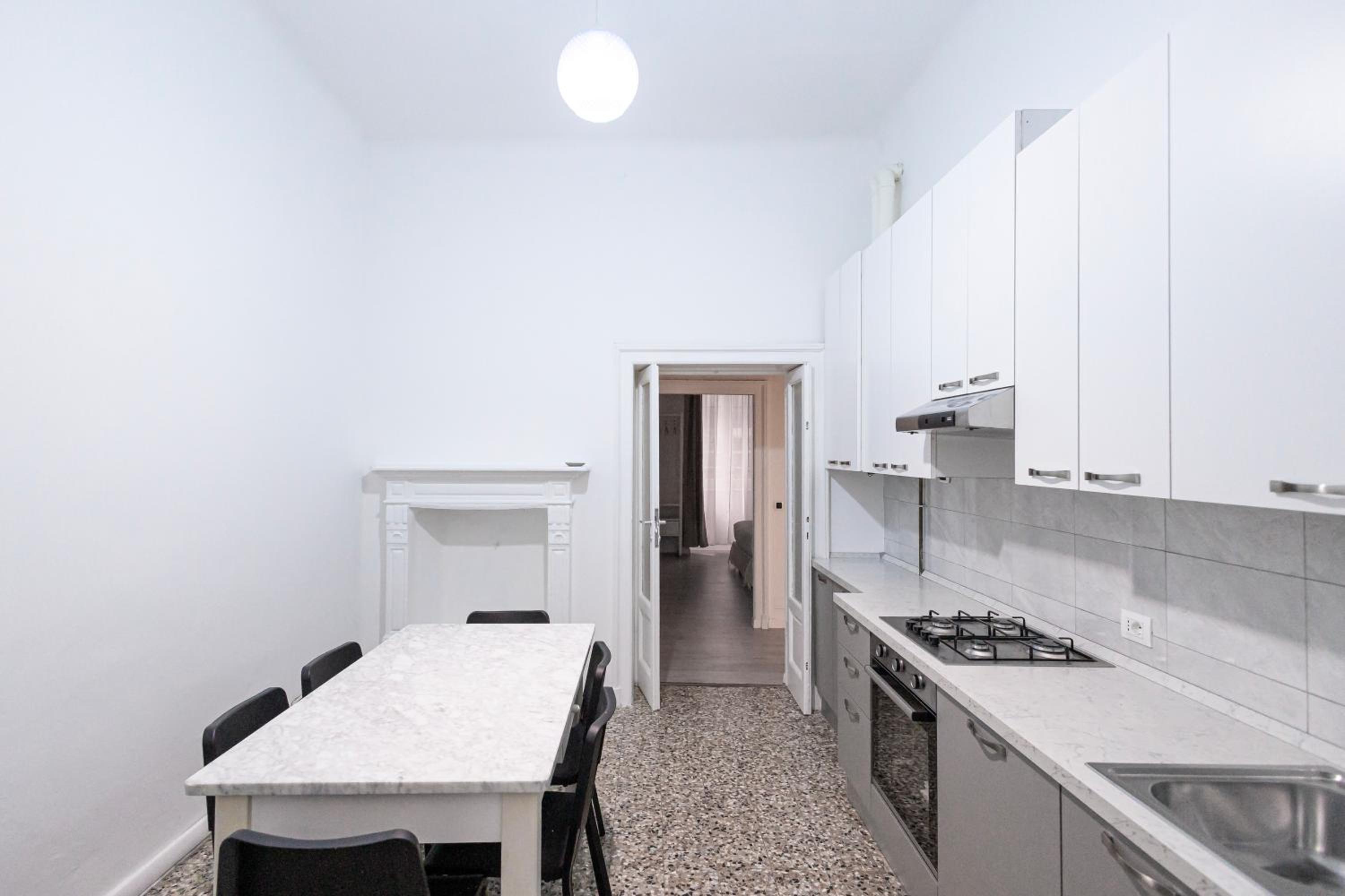 Elegante Quadrilocale Liberty in Zona Risorgimento