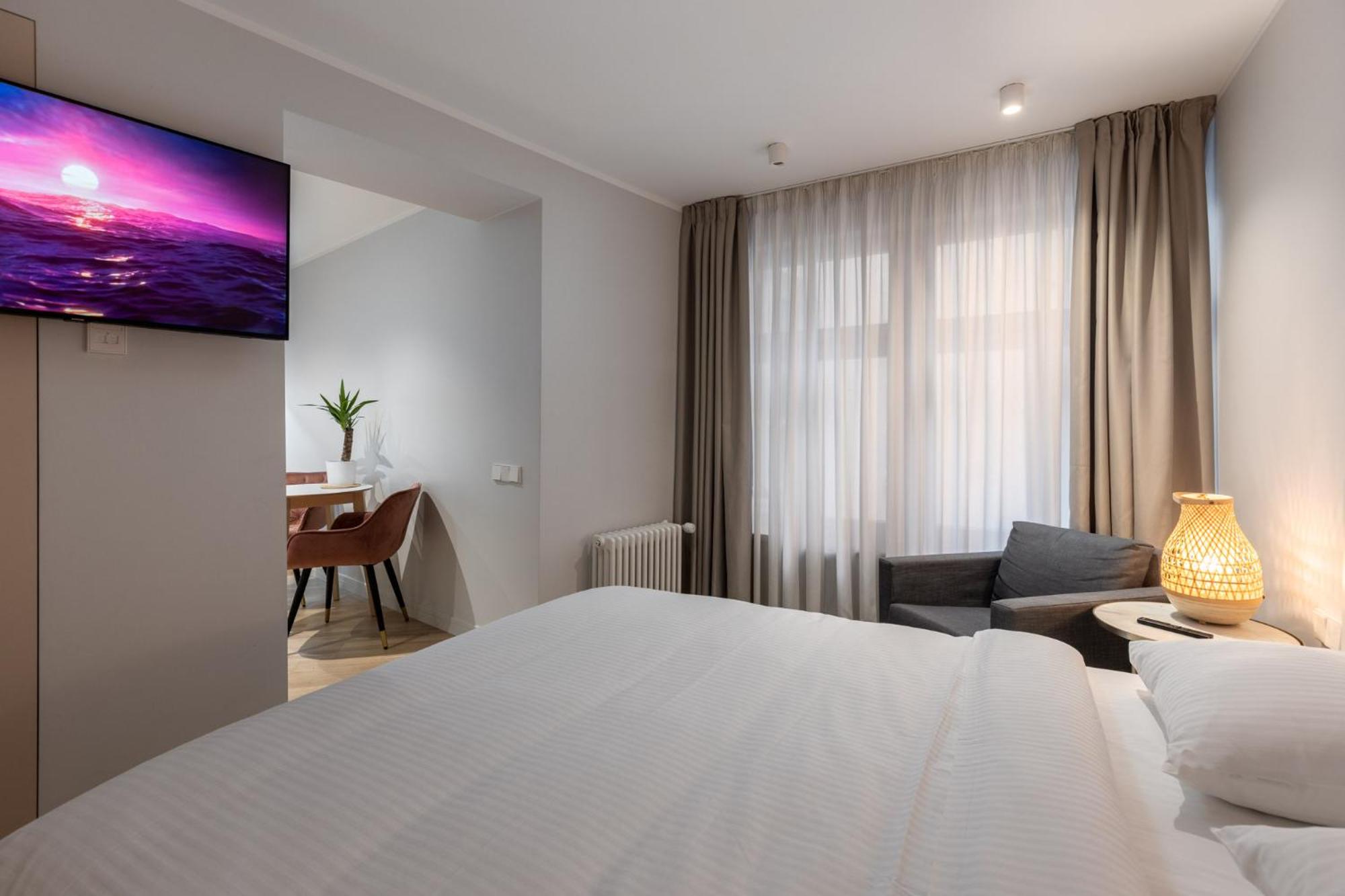 S6 Old Town Apartments