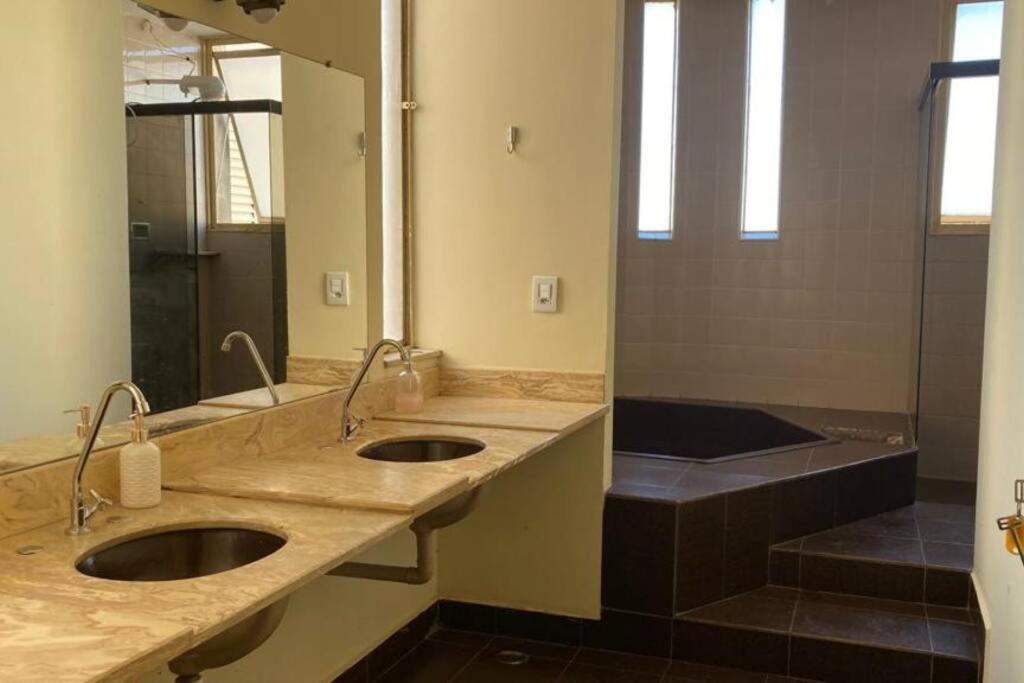 Solar dos Costais: casa com 4 suítes climatizadas