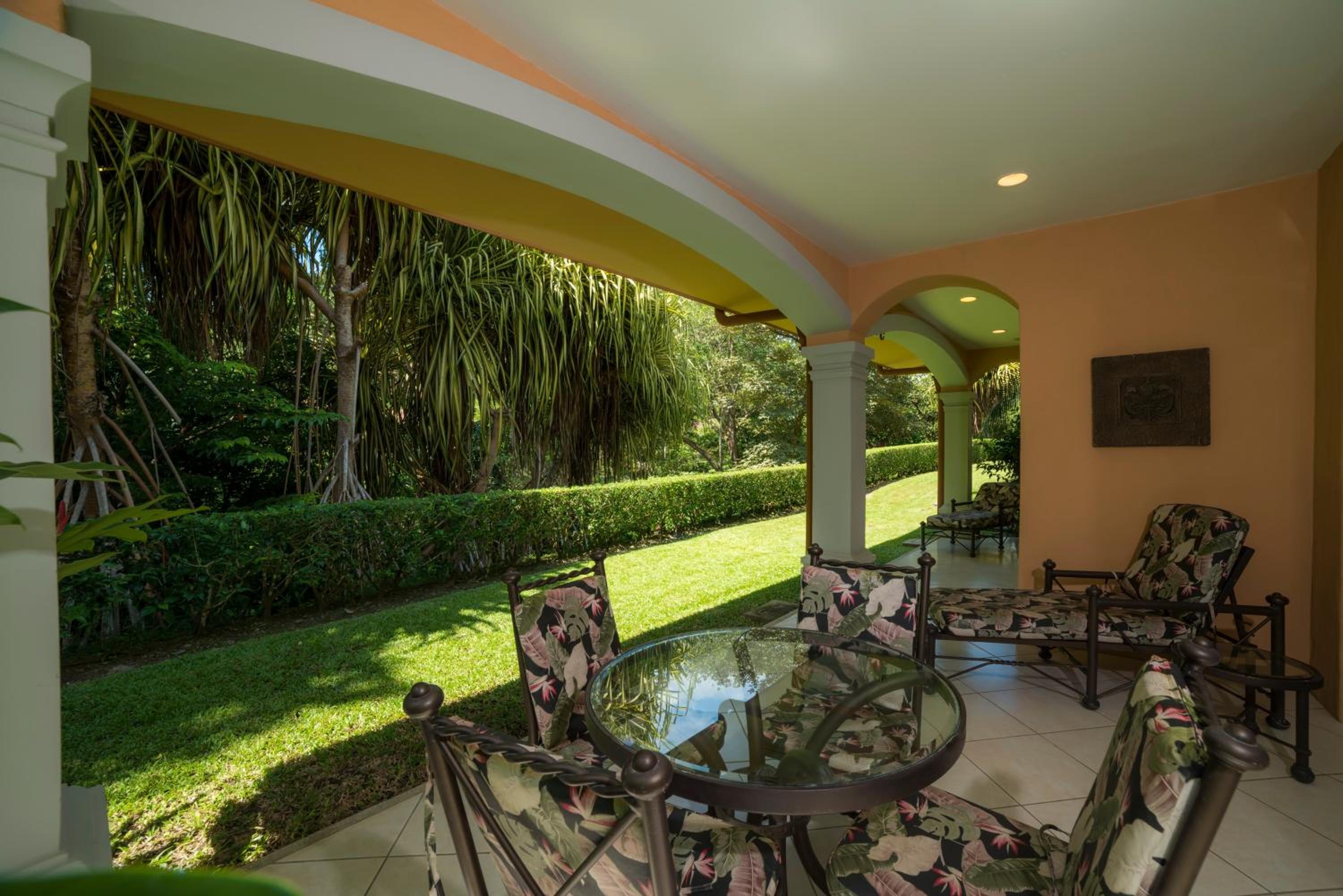 Colina 9E 2 bdr Garden View in Los Suenos