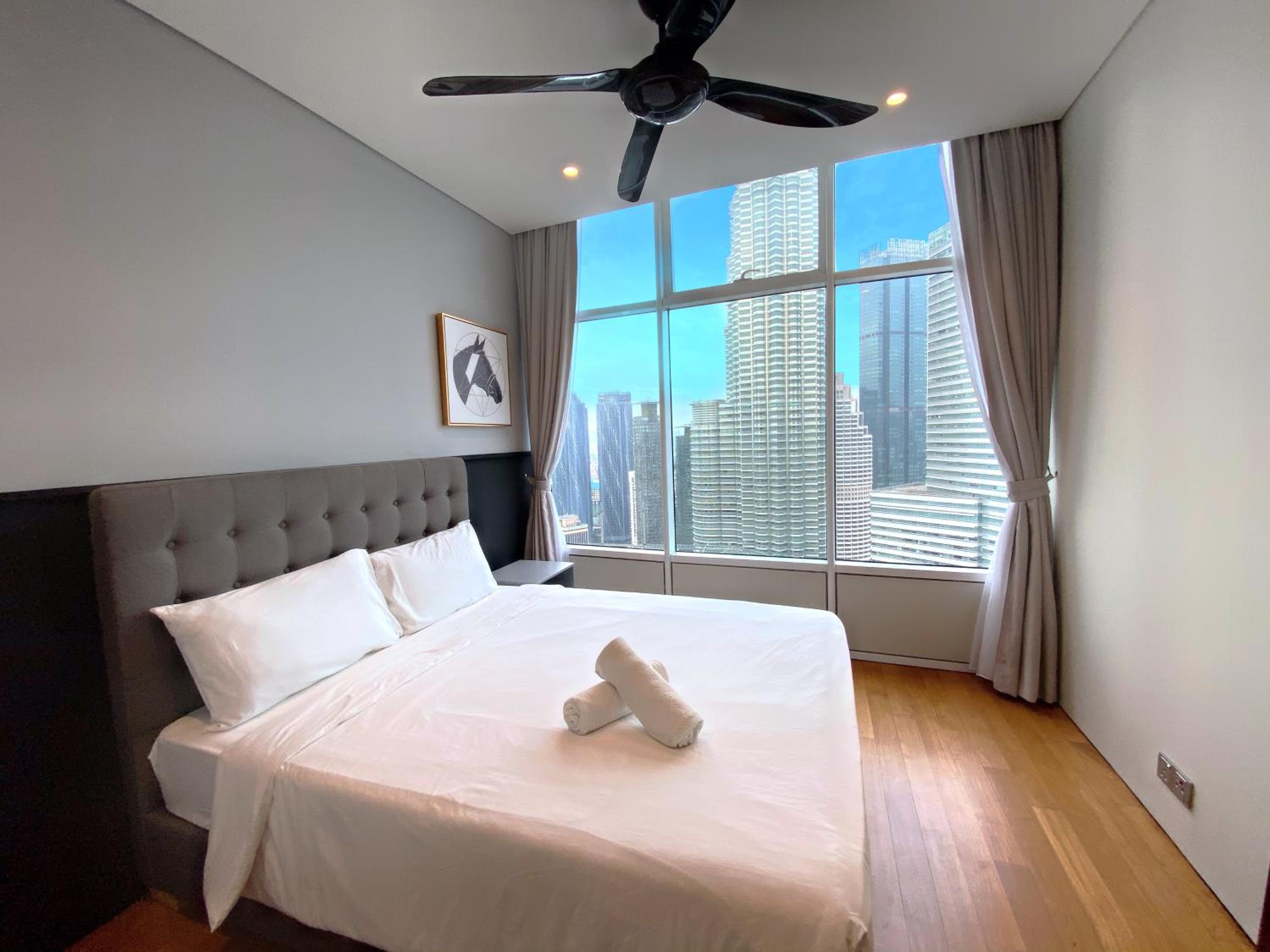 Sky Suites KLCC By Home Stay